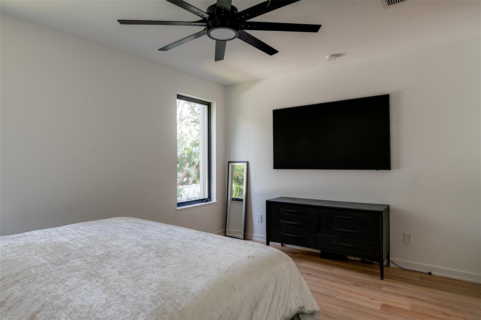 98 W DAVIS BLVD, TAMPA, FL, 33606