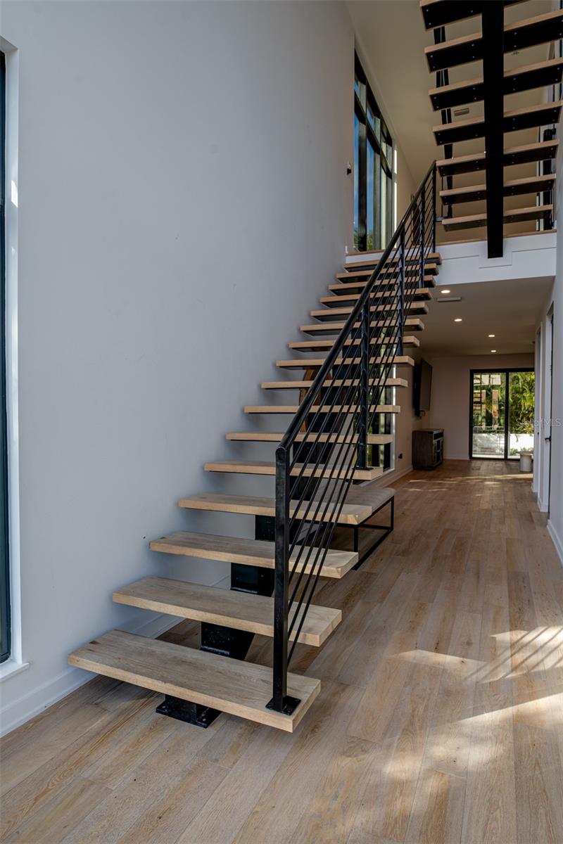 98 W DAVIS BLVD, TAMPA, FL, 33606