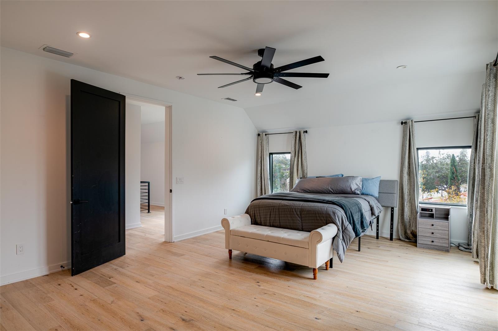 98 W DAVIS BLVD, TAMPA, FL, 33606