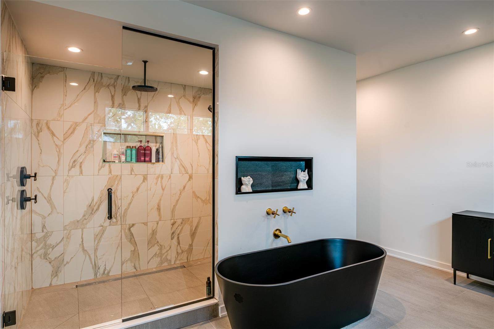 98 W DAVIS BLVD, TAMPA, FL, 33606