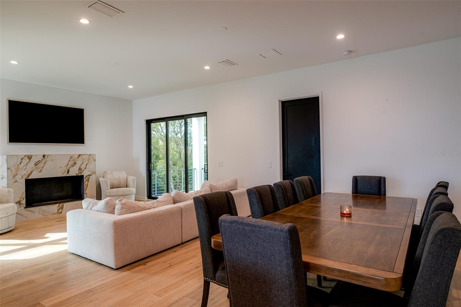 98 W DAVIS BLVD, TAMPA, FL, 33606