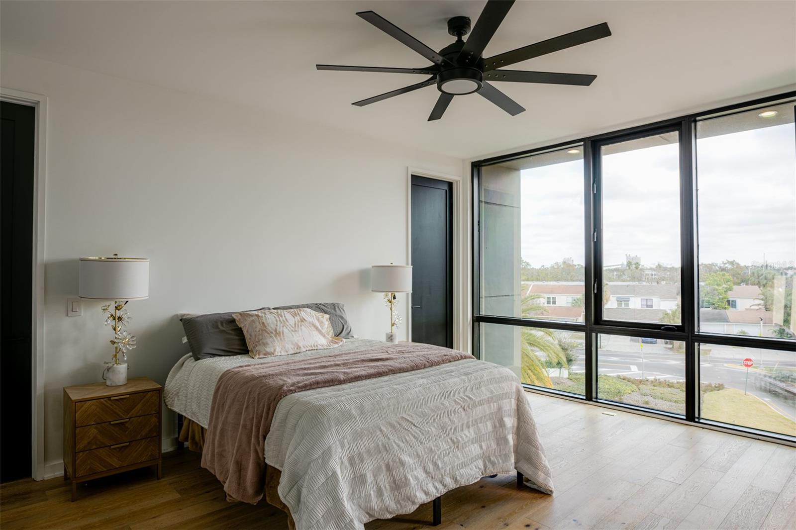 98 W DAVIS BLVD, TAMPA, FL, 33606