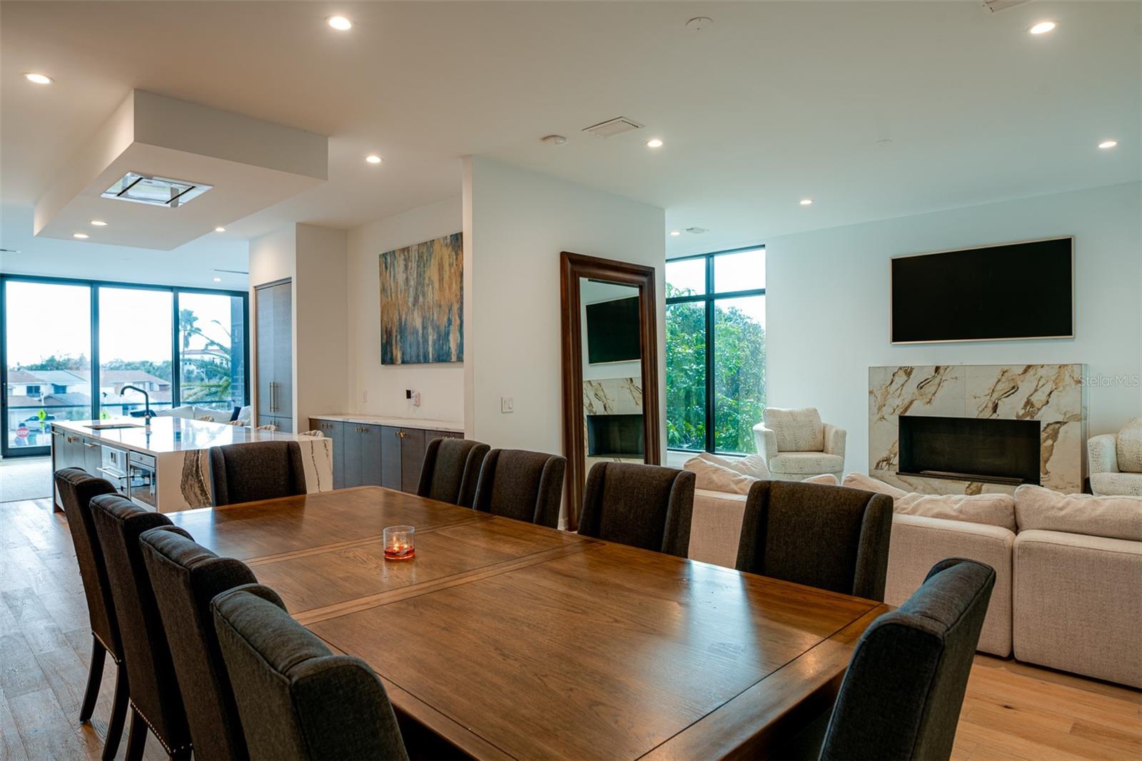 98 W DAVIS BLVD, TAMPA, FL, 33606