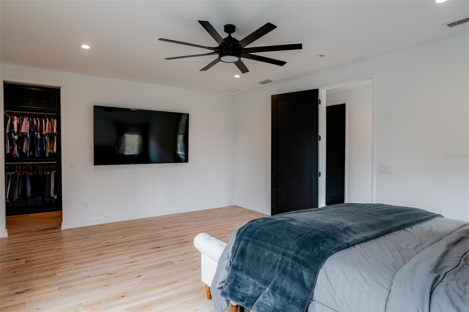 98 W DAVIS BLVD, TAMPA, FL, 33606