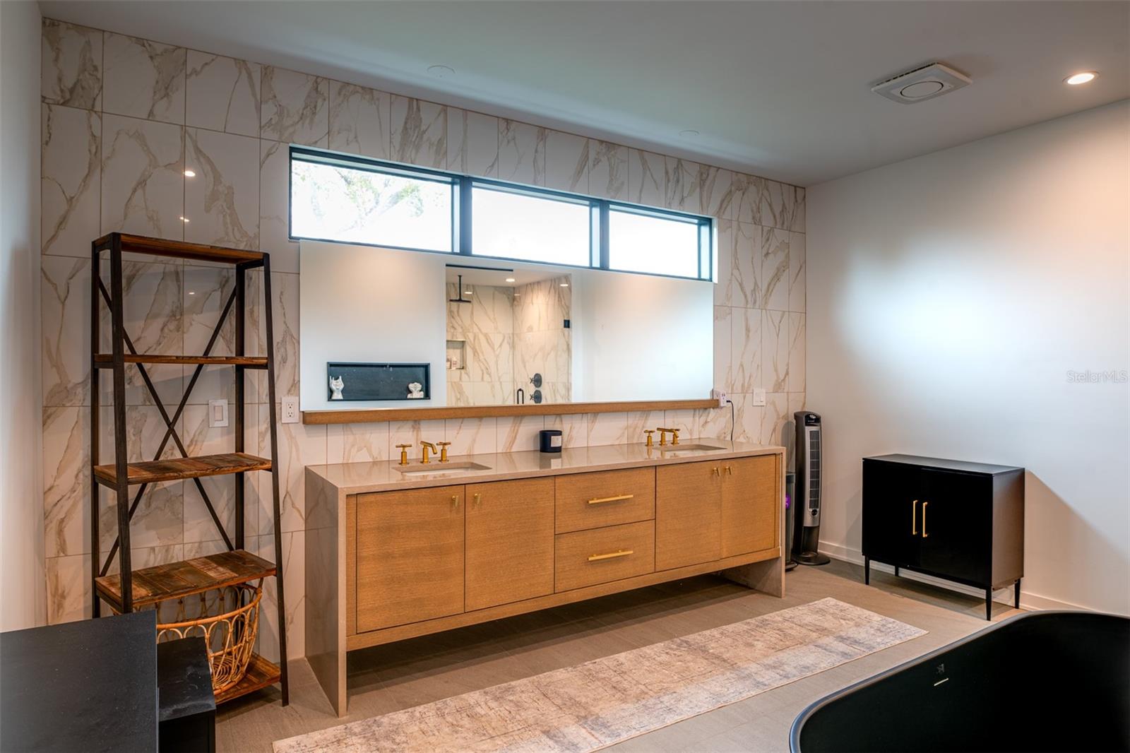 98 W DAVIS BLVD, TAMPA, FL, 33606