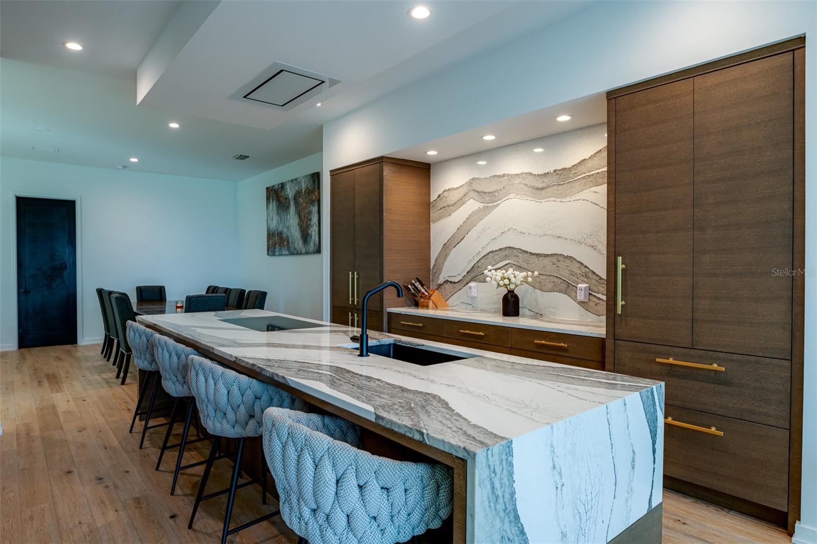 98 W DAVIS BLVD, TAMPA, FL, 33606