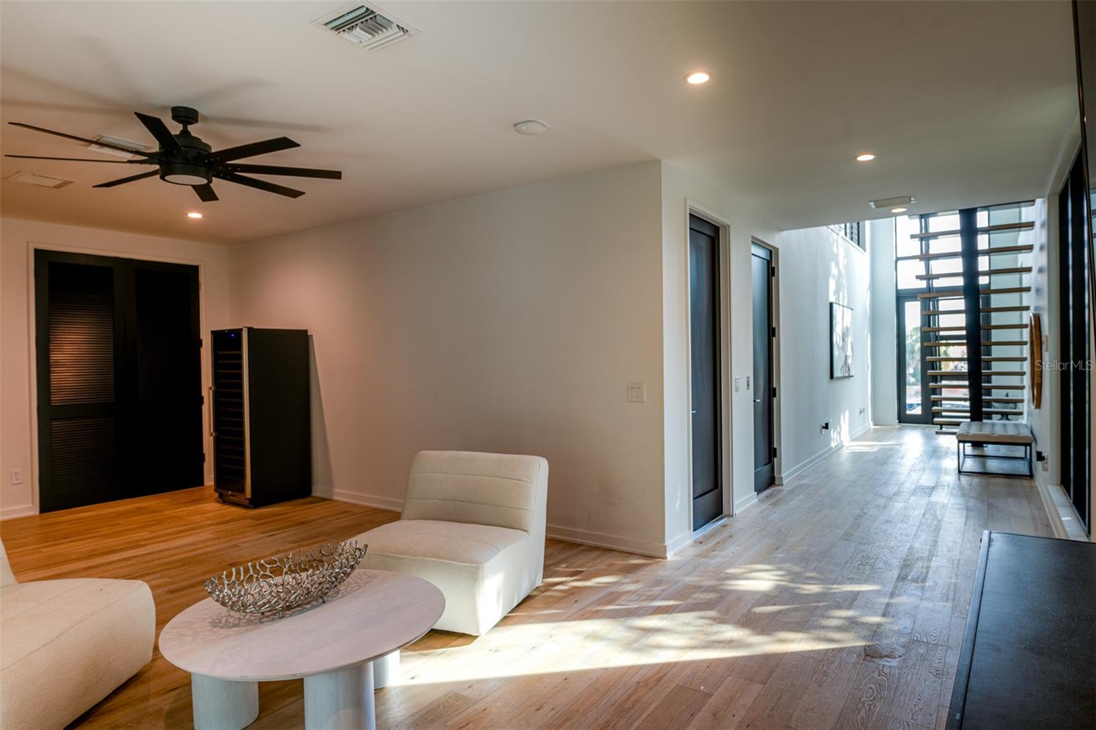 98 W DAVIS BLVD, TAMPA, FL, 33606