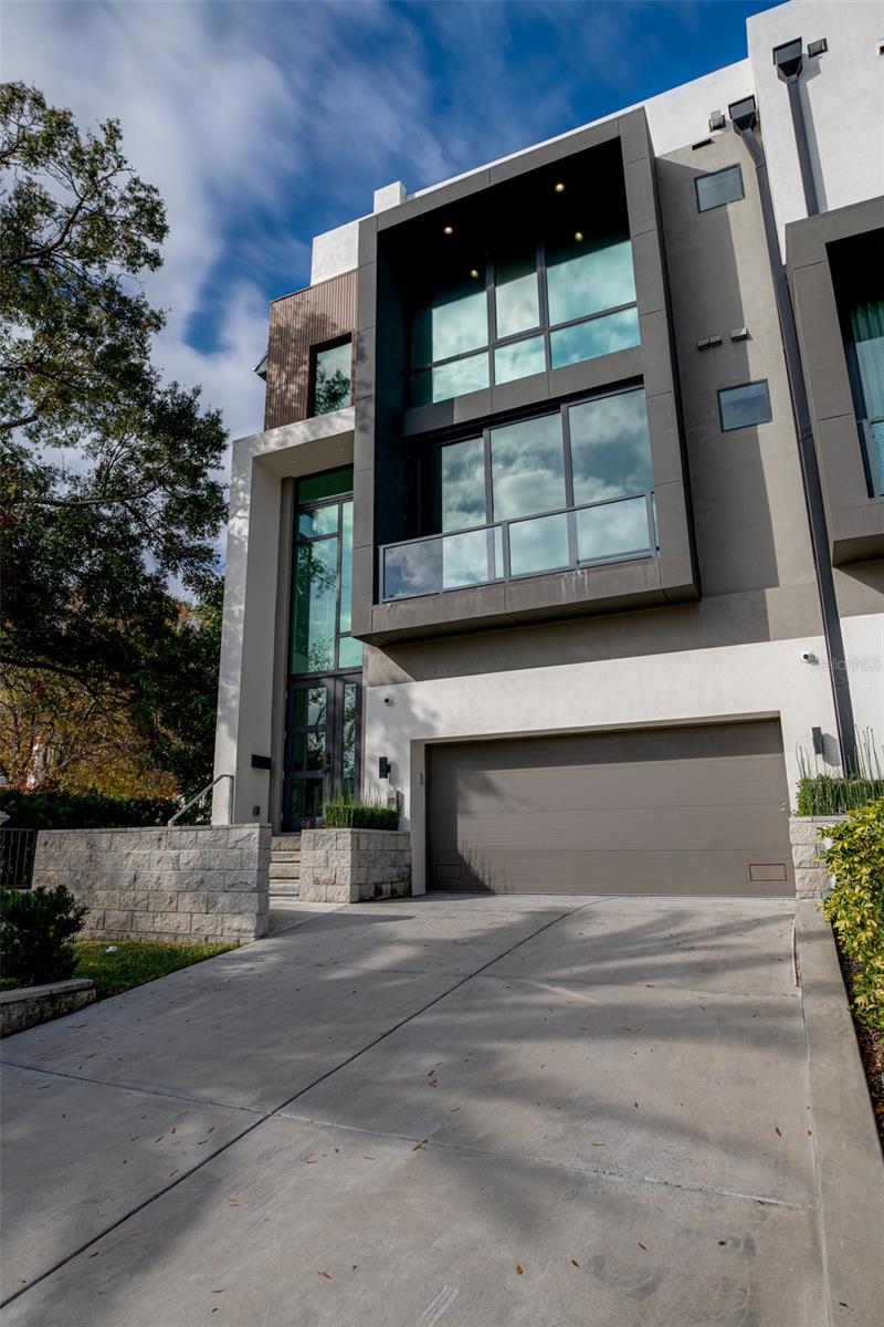 98 W DAVIS BLVD, TAMPA, FL, 33606