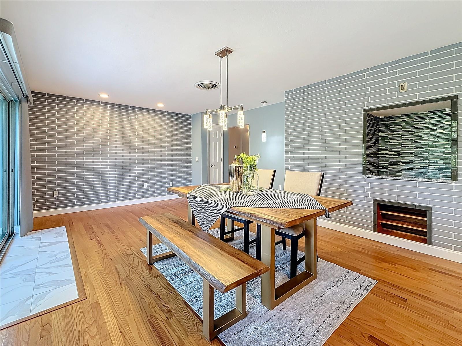 2446 BELLEAIR RD, CLEARWATER, FL, 33764