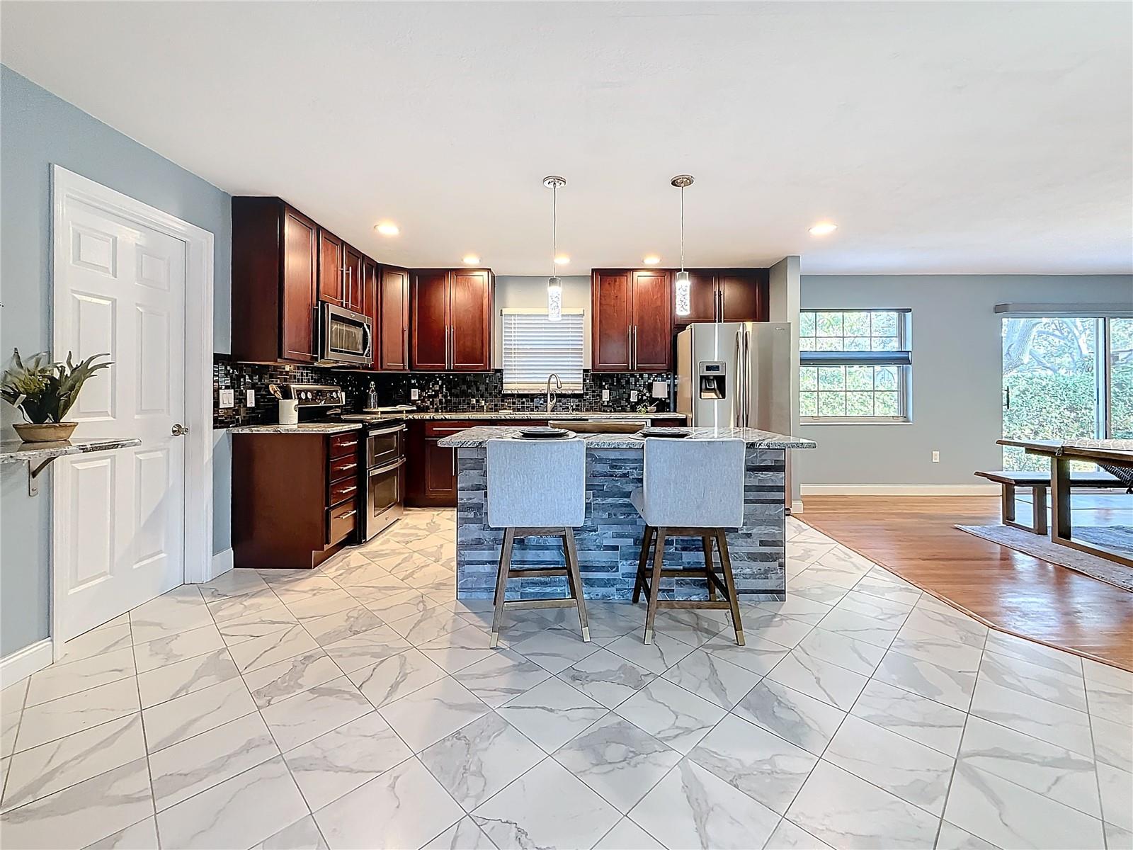 2446 BELLEAIR RD, CLEARWATER, FL, 33764