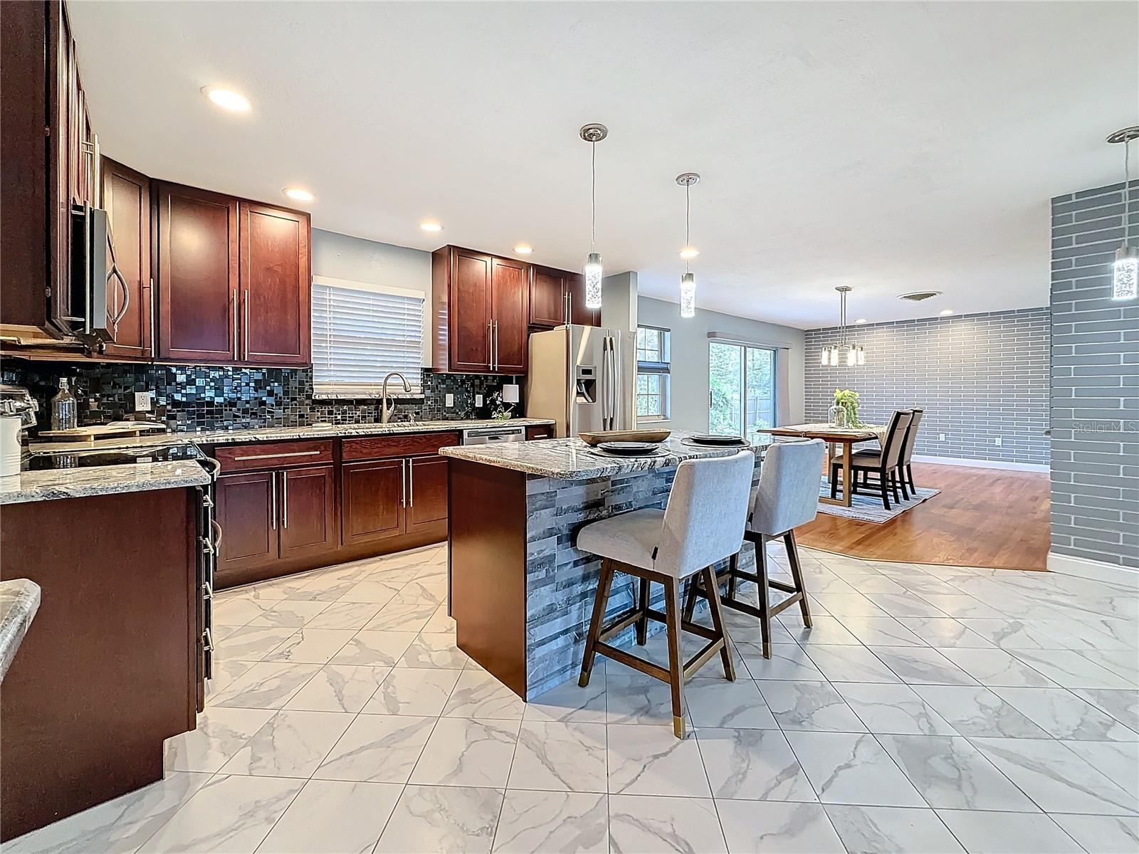 2446 BELLEAIR RD, CLEARWATER, FL, 33764