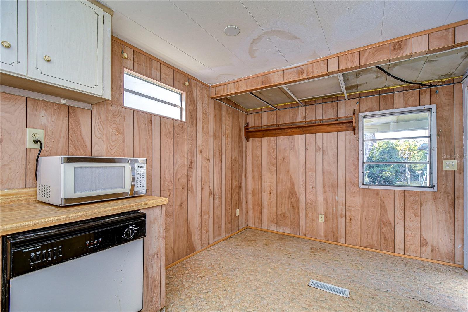6021 RIDGEWOOD DR, ZEPHYRHILLS, FL, 33542