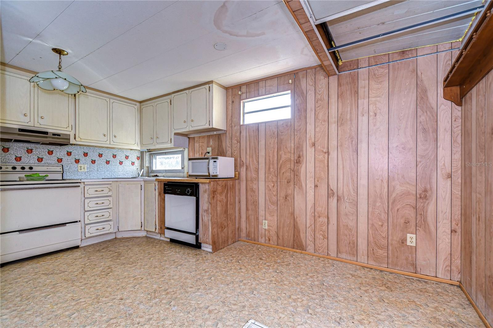 6021 RIDGEWOOD DR, ZEPHYRHILLS, FL, 33542