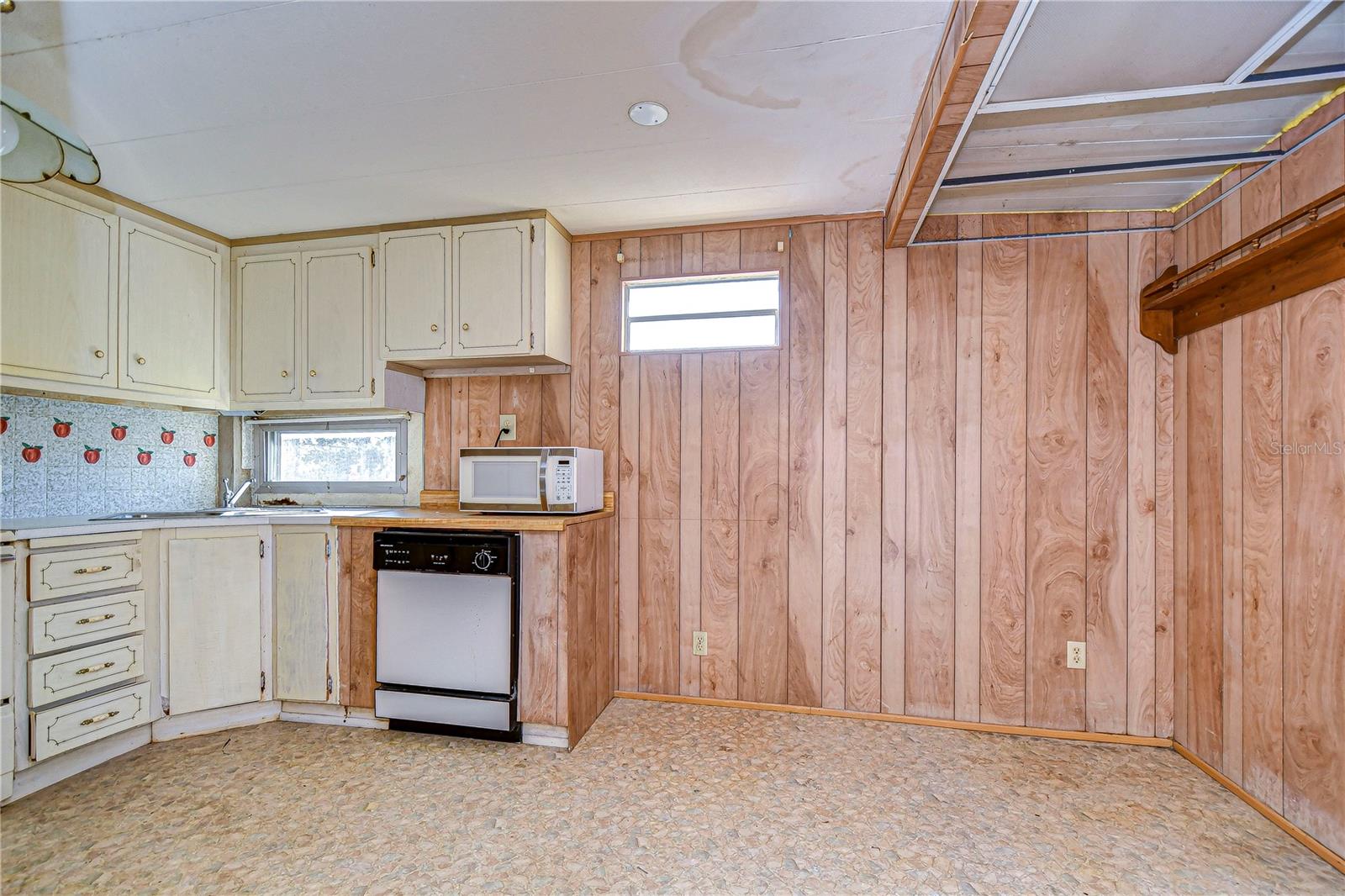 6021 RIDGEWOOD DR, ZEPHYRHILLS, FL, 33542
