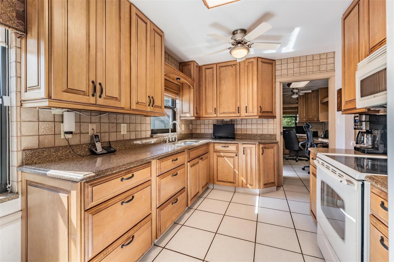 7922 FLOWERFIELD DR, TAMPA, FL, 33615