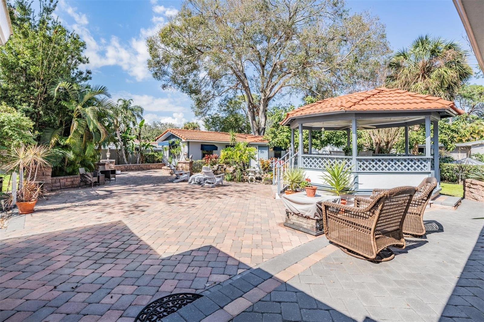 7922 FLOWERFIELD DR, TAMPA, FL, 33615