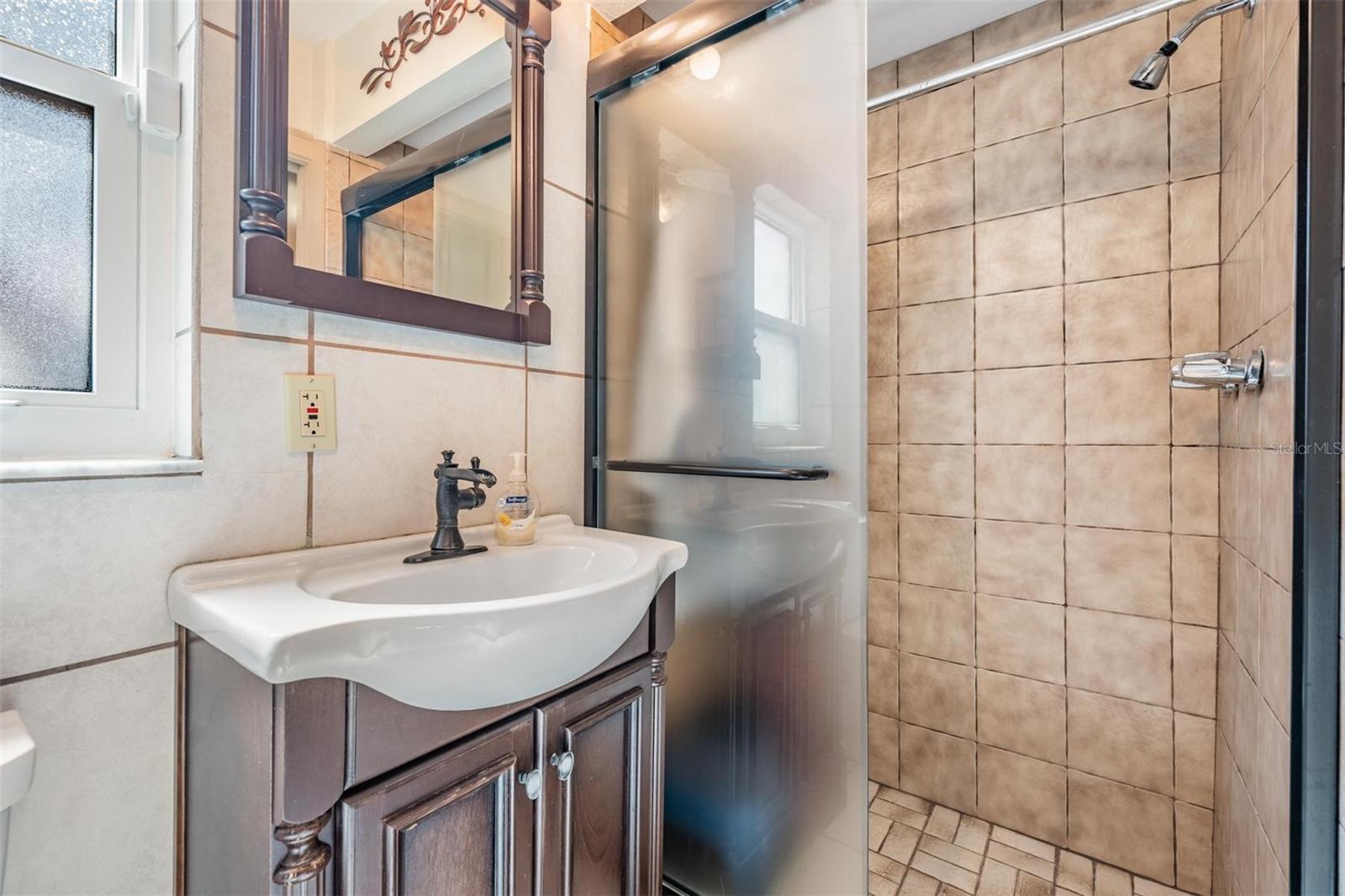 7922 FLOWERFIELD DR, TAMPA, FL, 33615