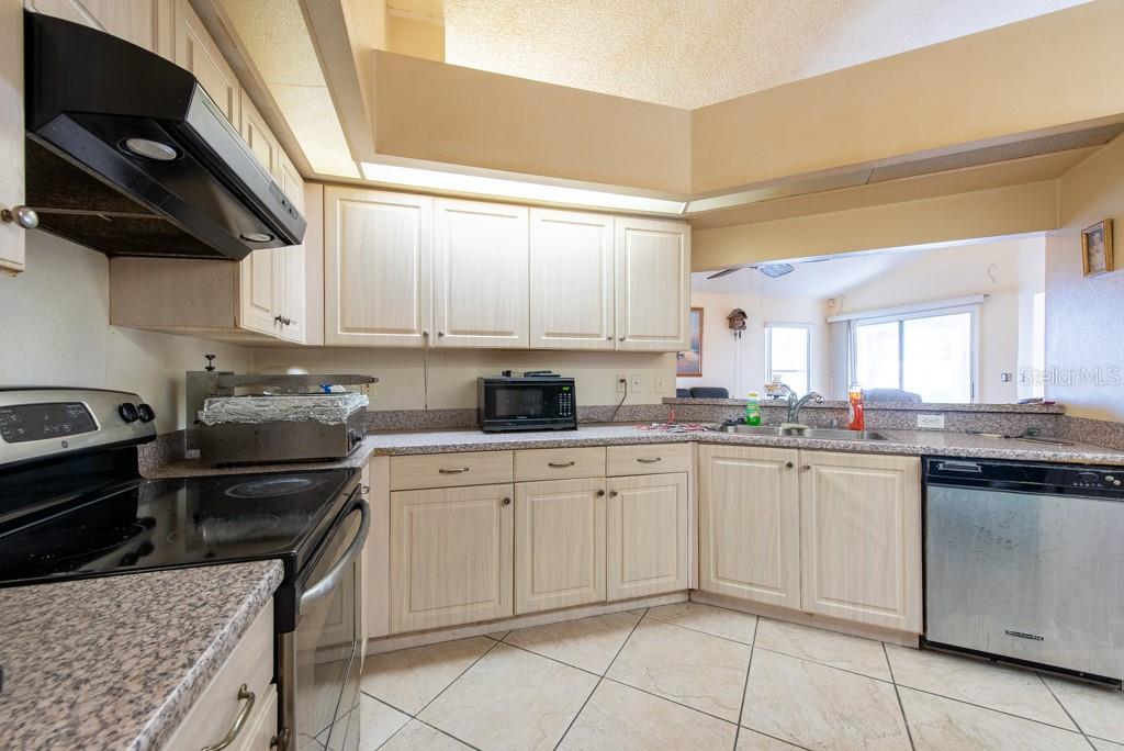 3907 77TH PL E, SARASOTA, FL, 34243