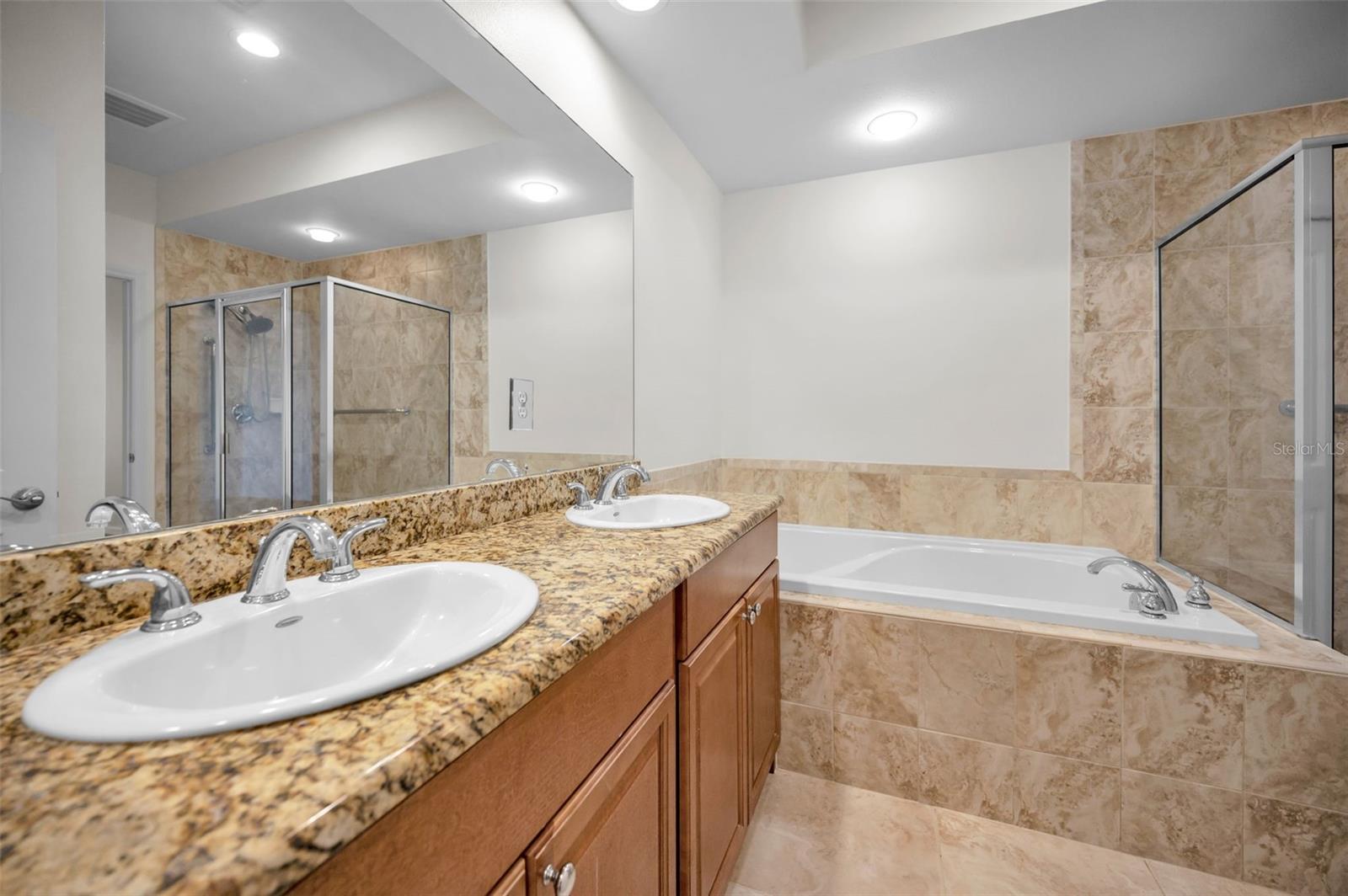 606 WELLS CT #202, CLEARWATER, FL, 33756