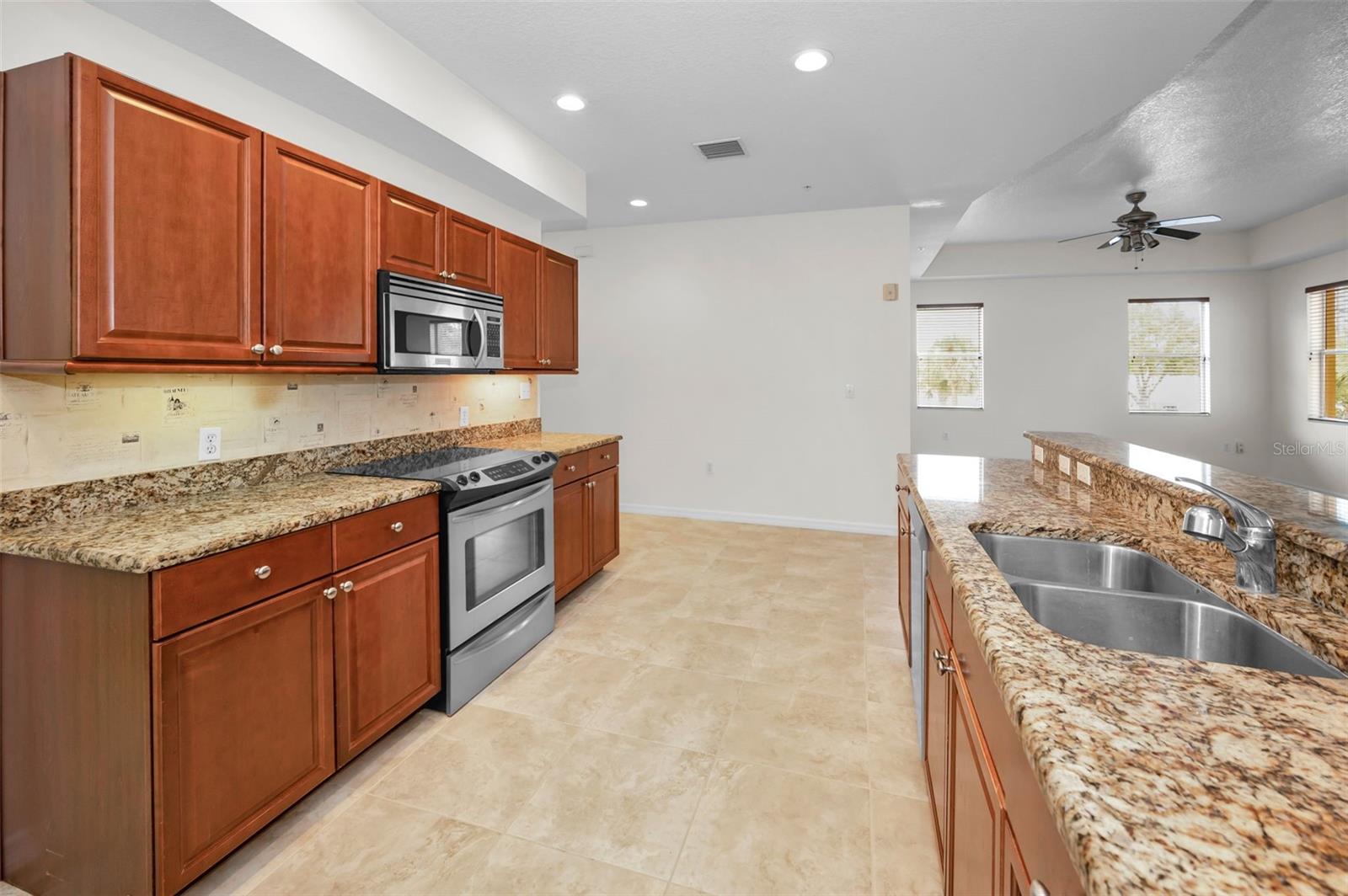 606 WELLS CT #202, CLEARWATER, FL, 33756