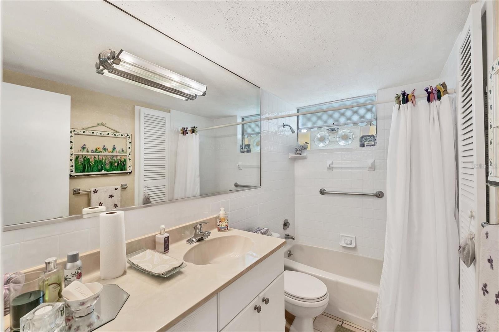 4350 CHATHAM DR #E106, LONGBOAT KEY, FL, 34228