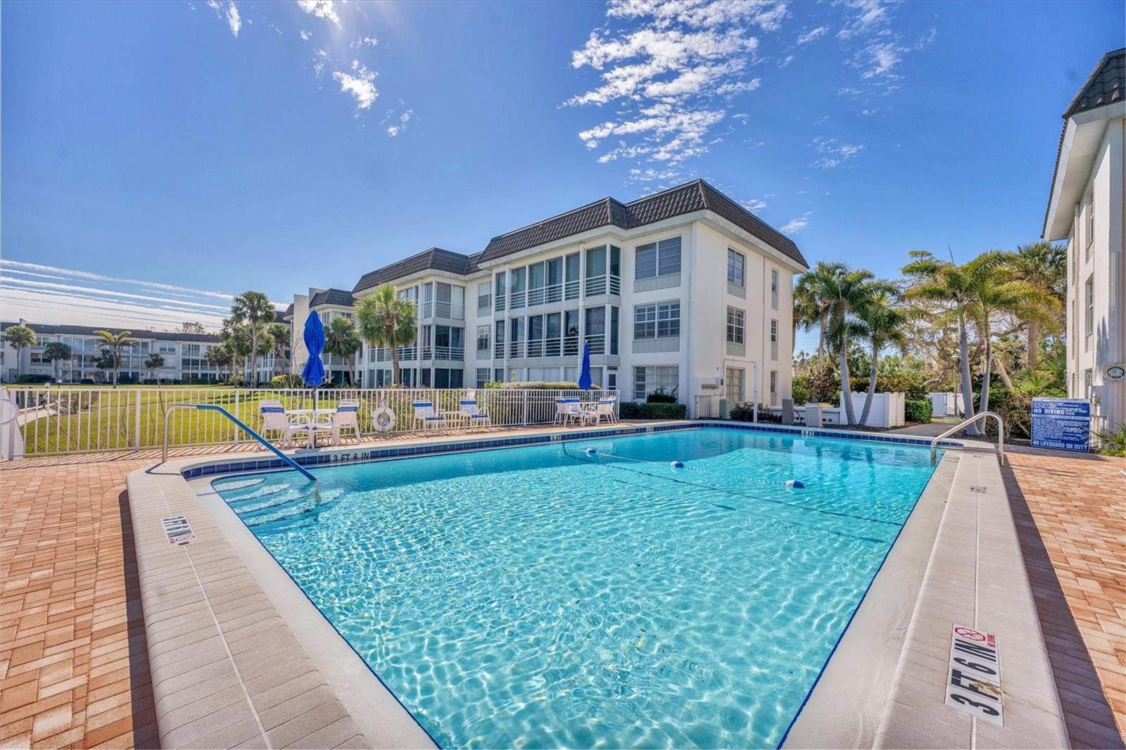 4350 CHATHAM DR #E106, LONGBOAT KEY, FL, 34228