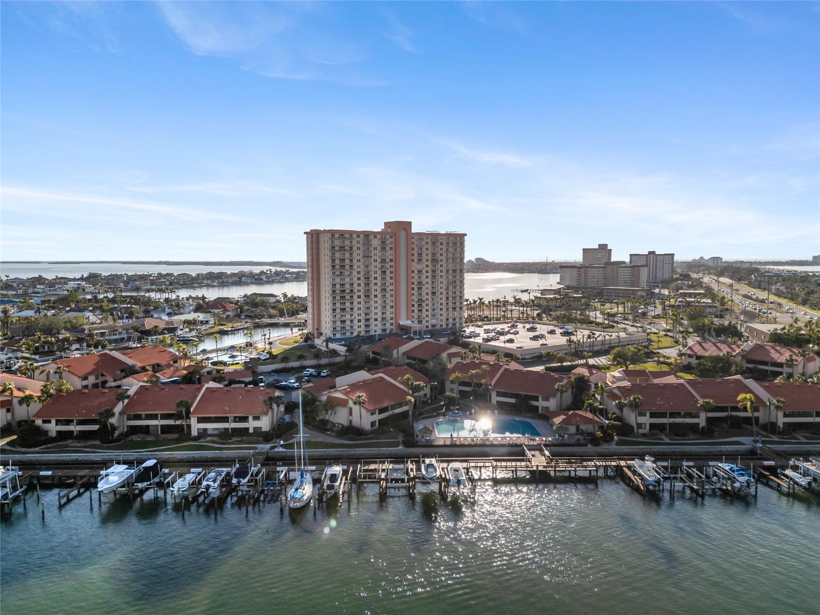 4900 BRITTANY DR S #909, ST PETERSBURG, FL, 33715