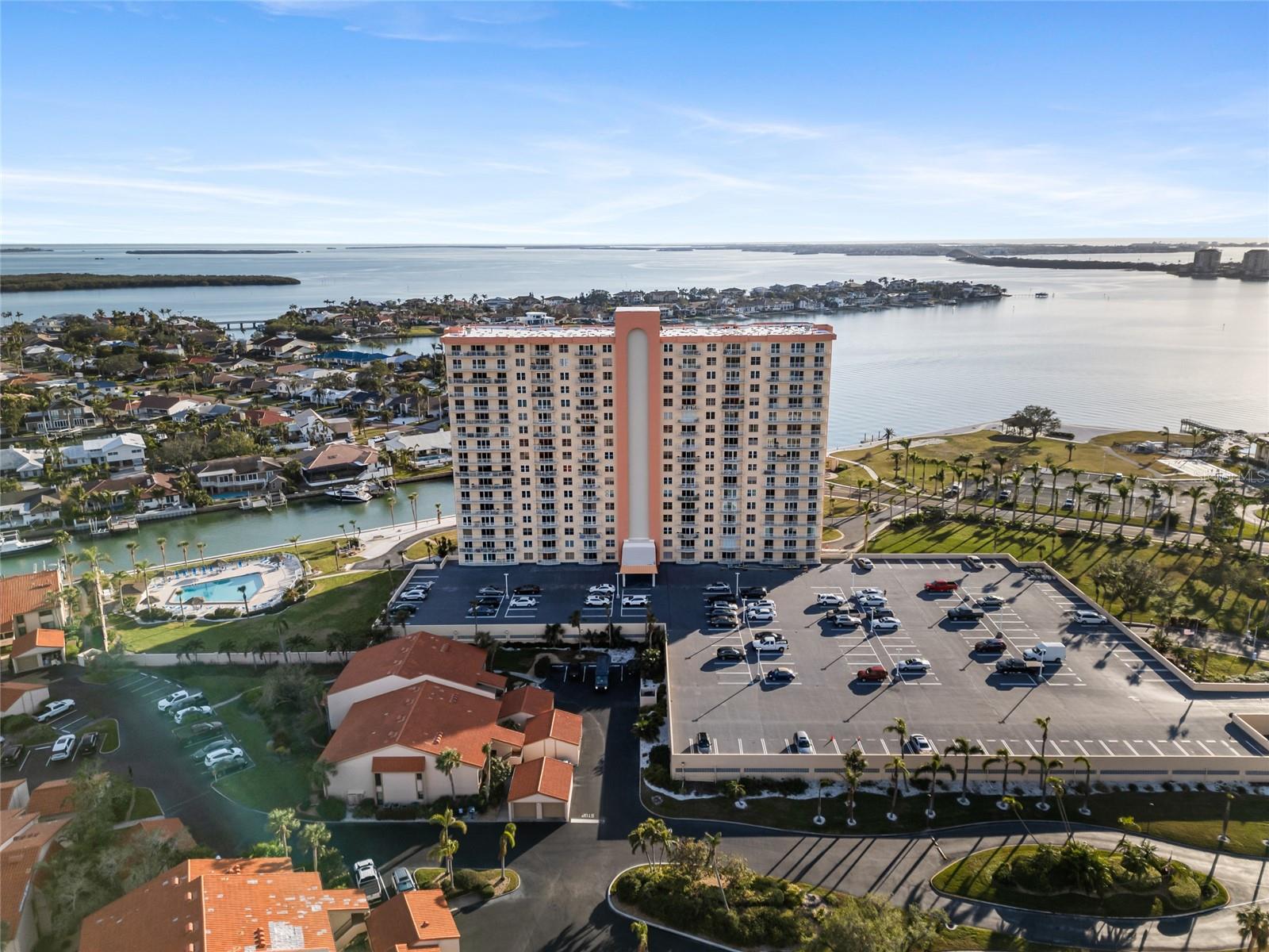 4900 BRITTANY DR S #909, ST PETERSBURG, FL, 33715