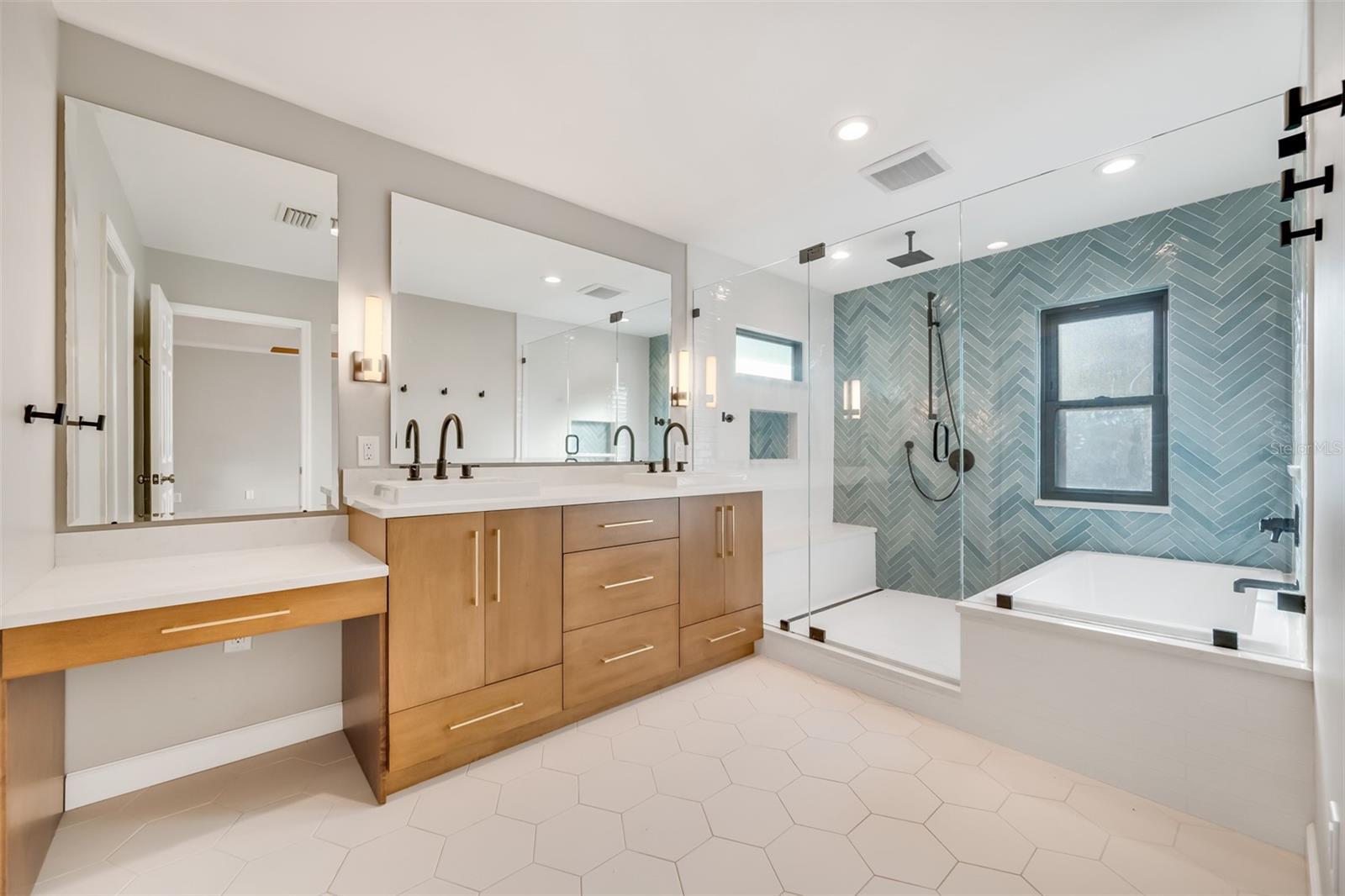 14214 LARK CT, CLEARWATER, FL, 33762