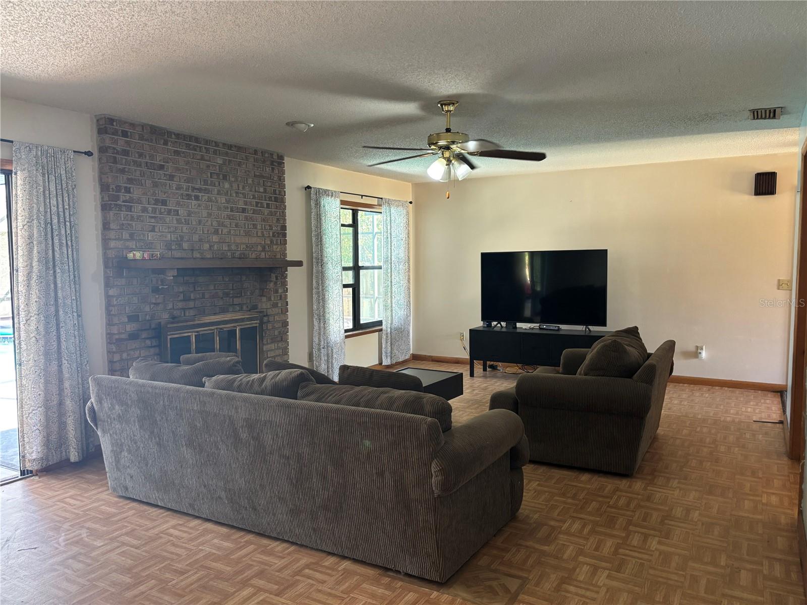 974 FEATHER DR, DELTONA, FL, 32725