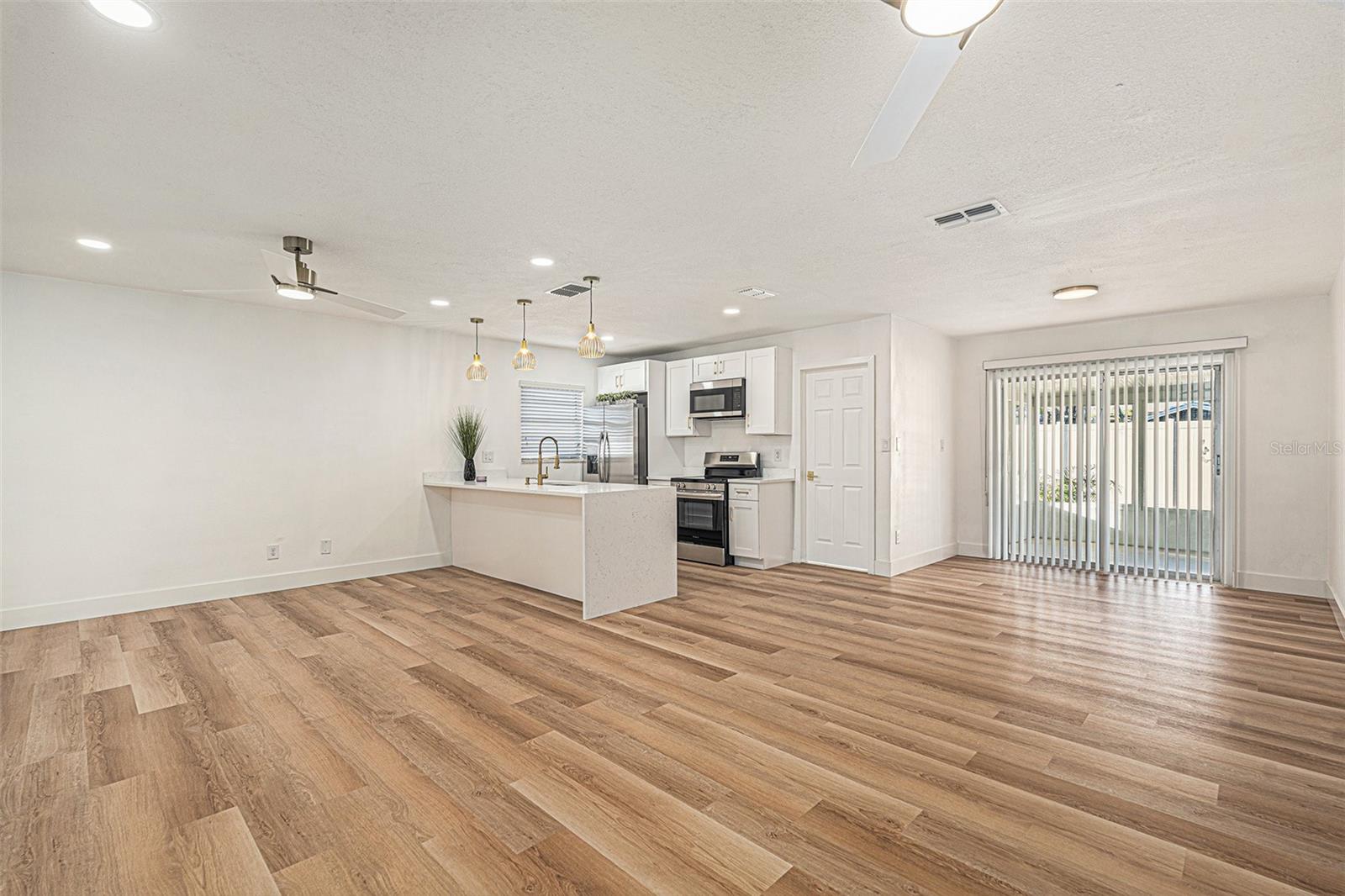 3213 W GROVE ST, TAMPA, FL, 33614