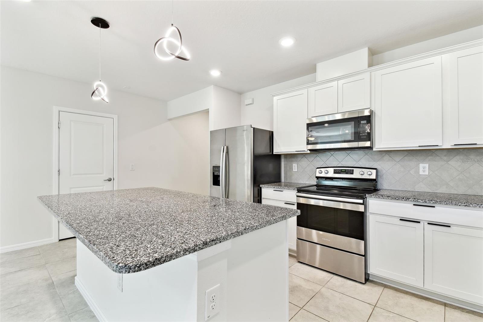 6684 DEVLIN LN, WESLEY CHAPEL, FL, 33545