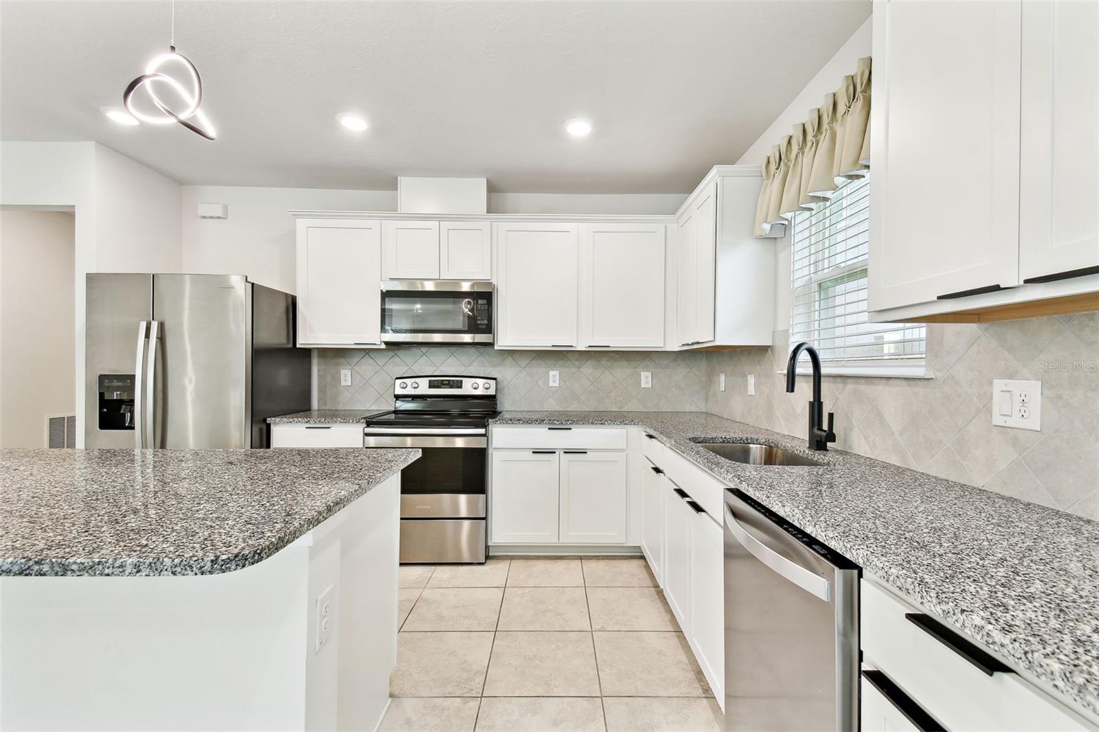 6684 DEVLIN LN, WESLEY CHAPEL, FL, 33545