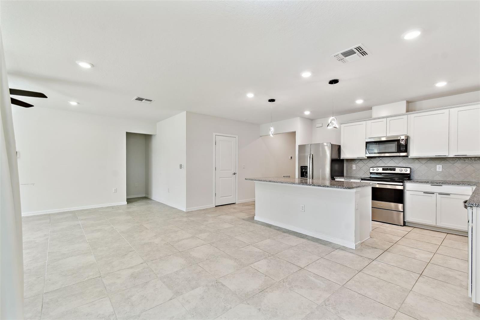 6684 DEVLIN LN, WESLEY CHAPEL, FL, 33545