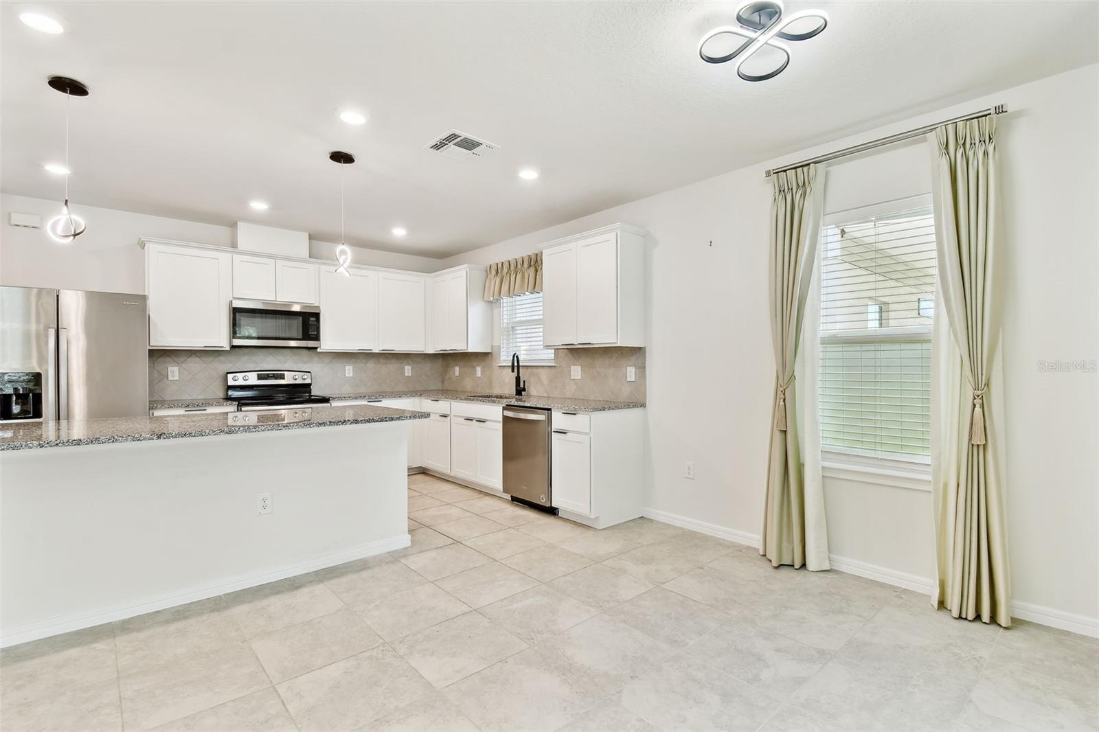 6684 DEVLIN LN, WESLEY CHAPEL, FL, 33545