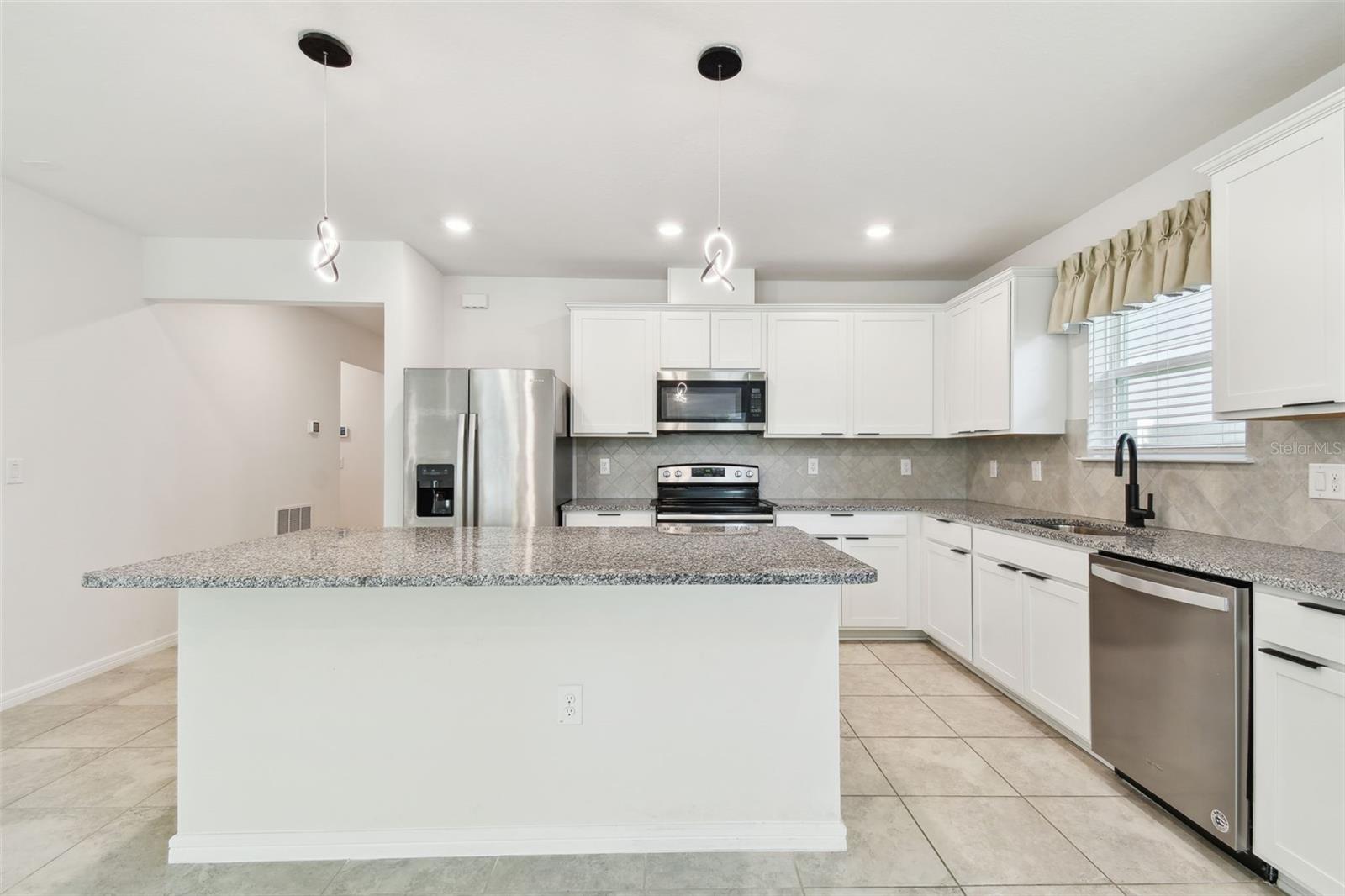 6684 DEVLIN LN, WESLEY CHAPEL, FL, 33545