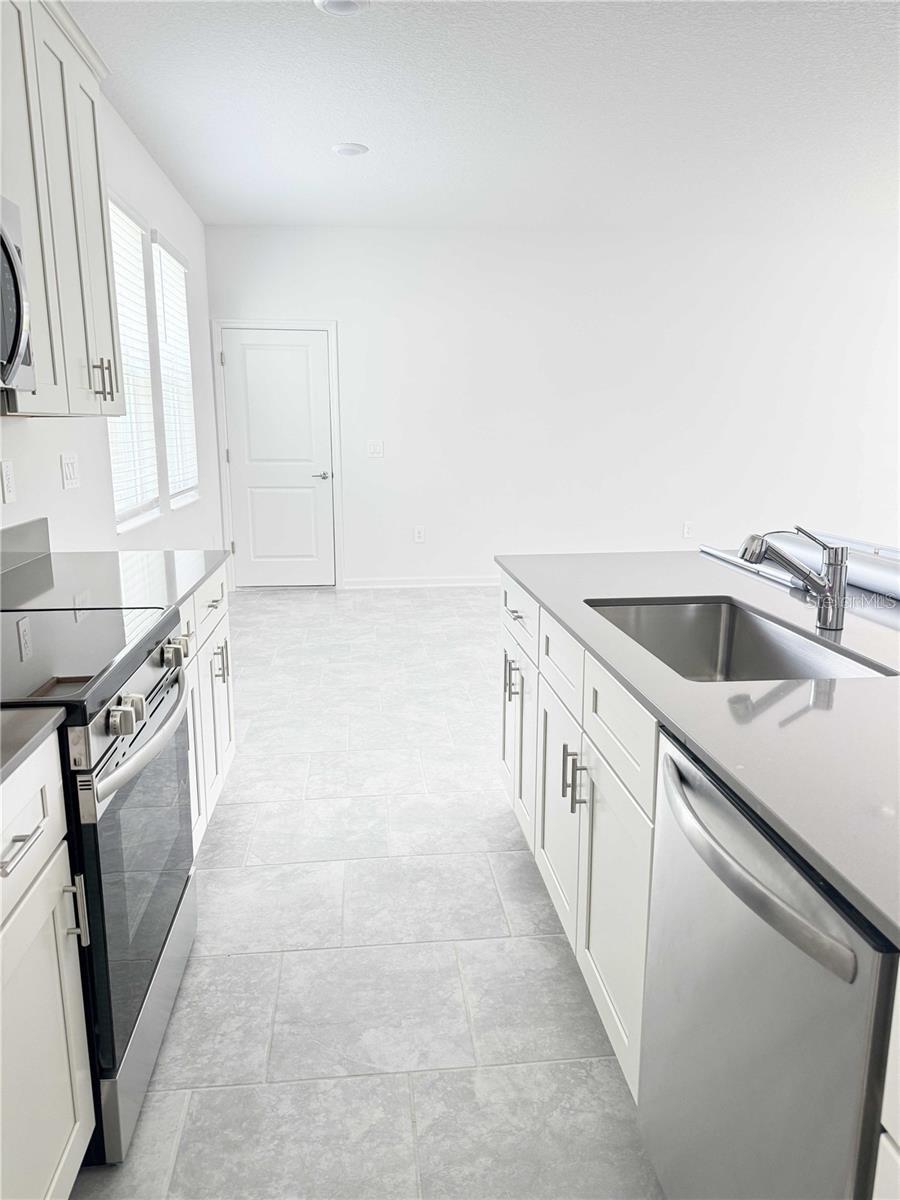 2122 SWEET HONEY LN, APOPKA, FL, 32712