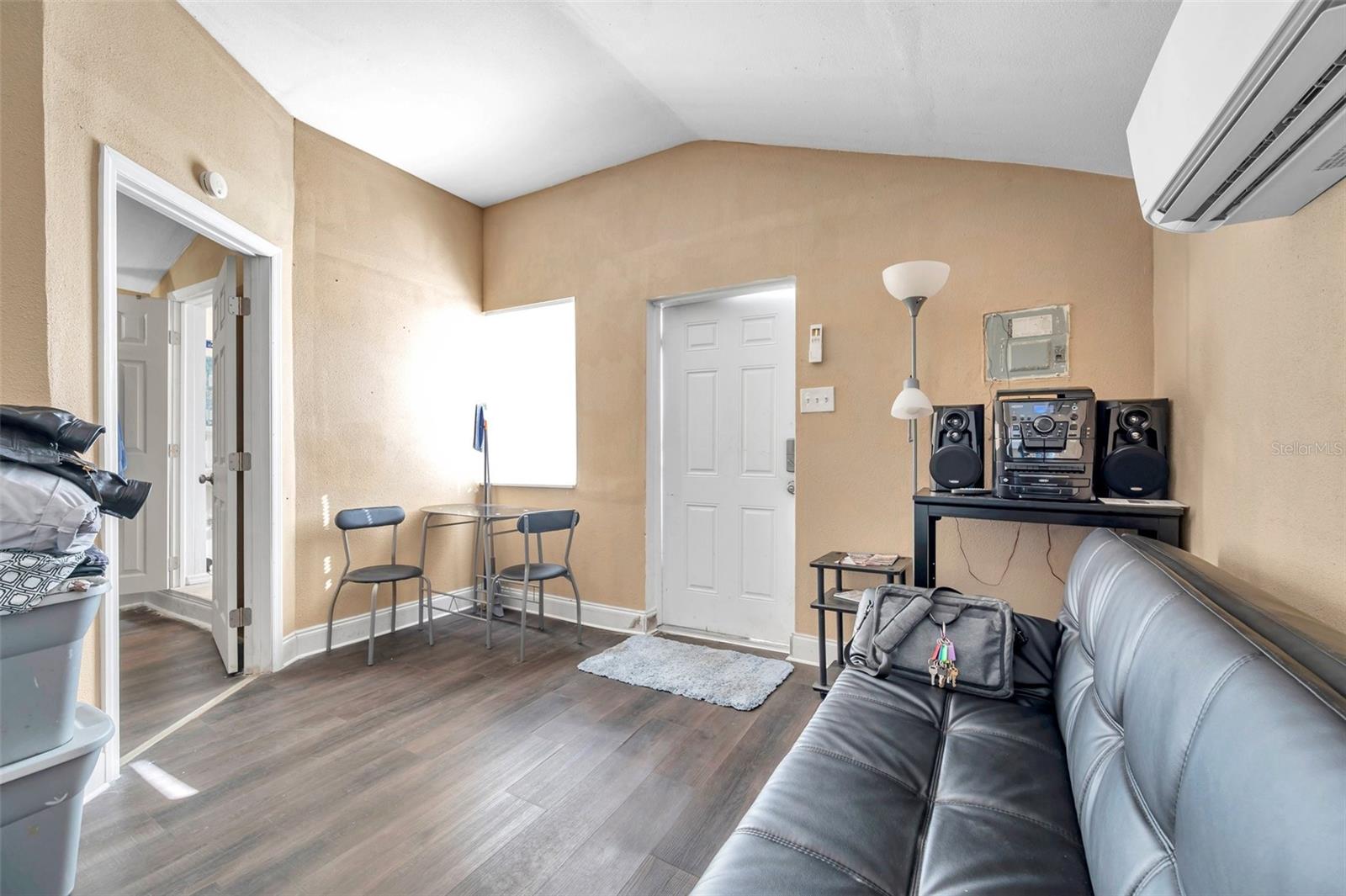 1318 E LOUISE AVE, TAMPA, FL, 33603