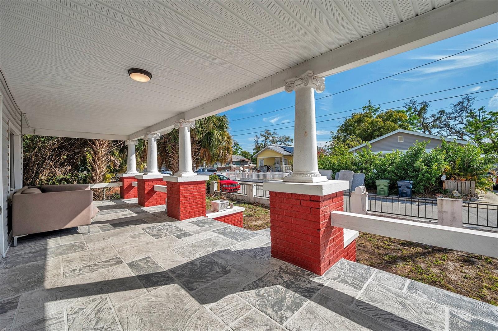 1318 E LOUISE AVE, TAMPA, FL, 33603