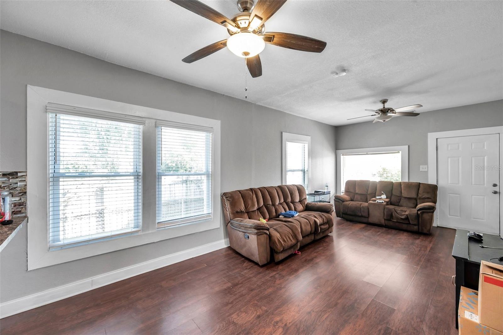 1318 E LOUISE AVE, TAMPA, FL, 33603