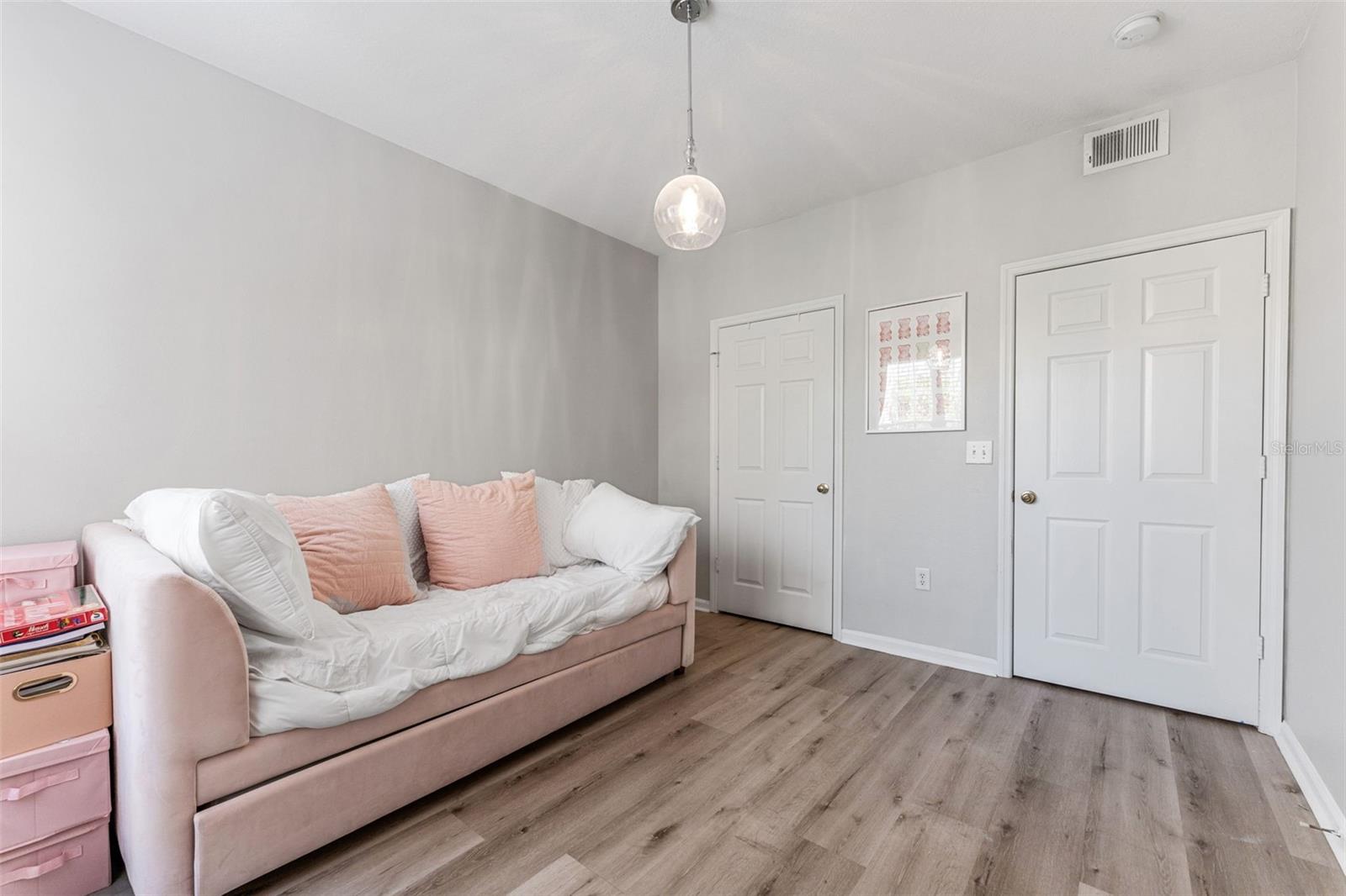 1203 BAY CLUB CIR #1203, TAMPA, FL, 33607