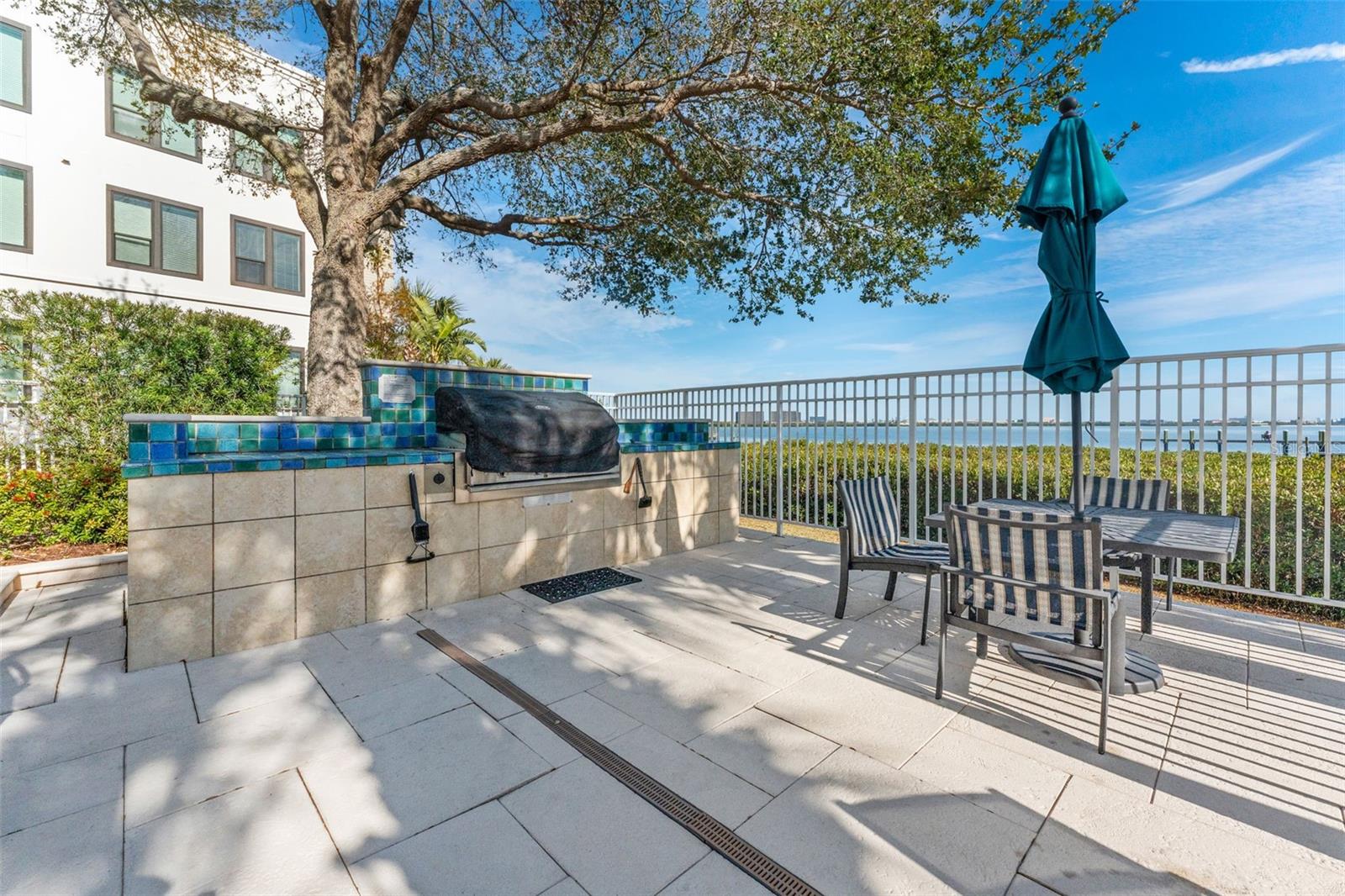 1203 BAY CLUB CIR #1203, TAMPA, FL, 33607