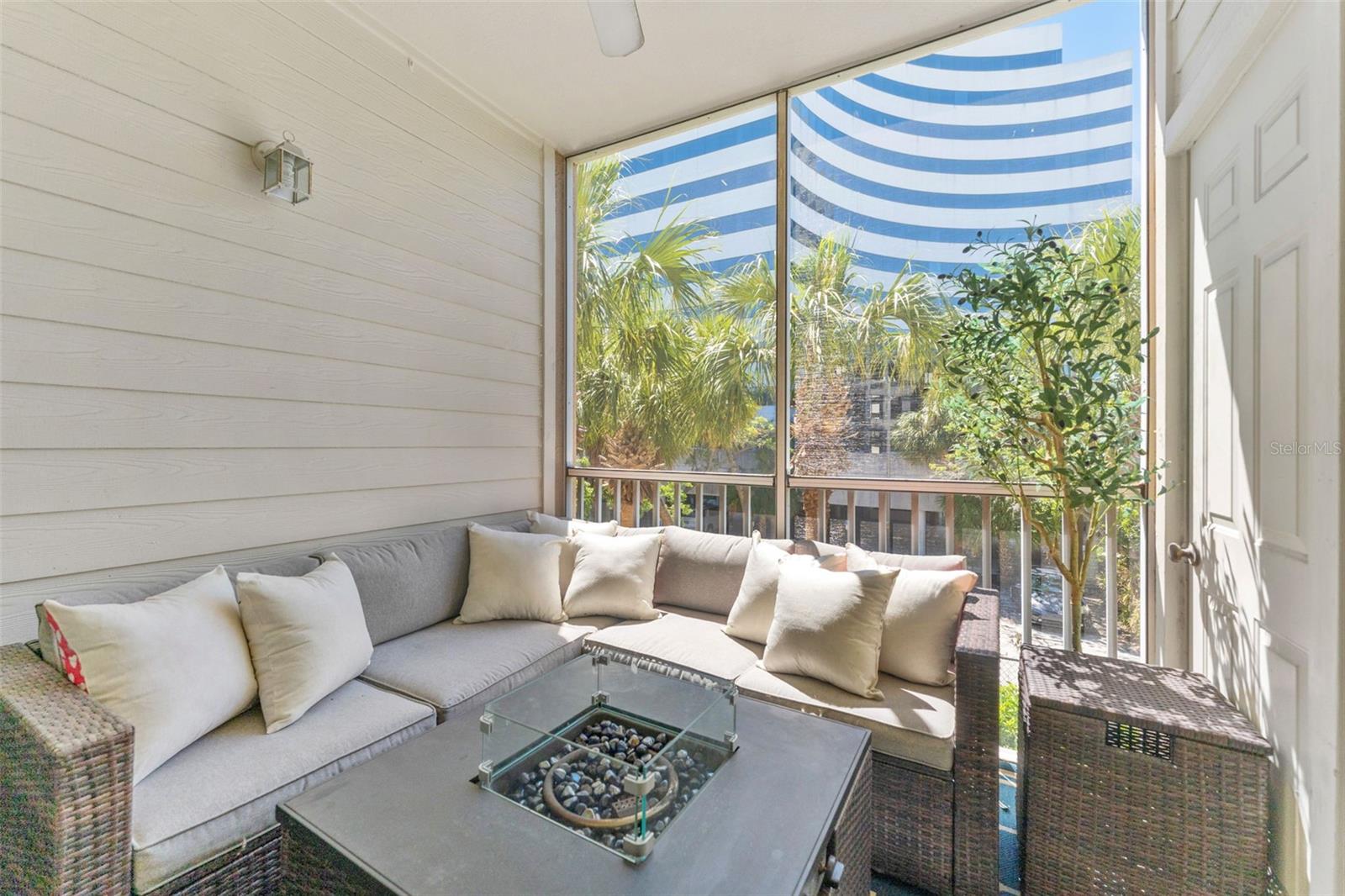 1203 BAY CLUB CIR #1203, TAMPA, FL, 33607