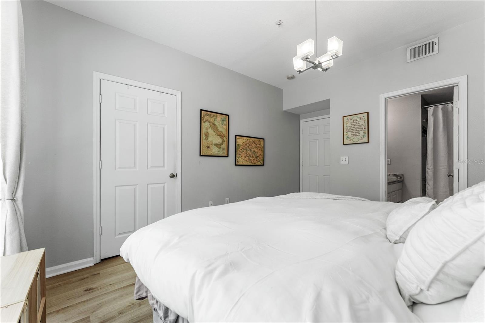 1203 BAY CLUB CIR #1203, TAMPA, FL, 33607