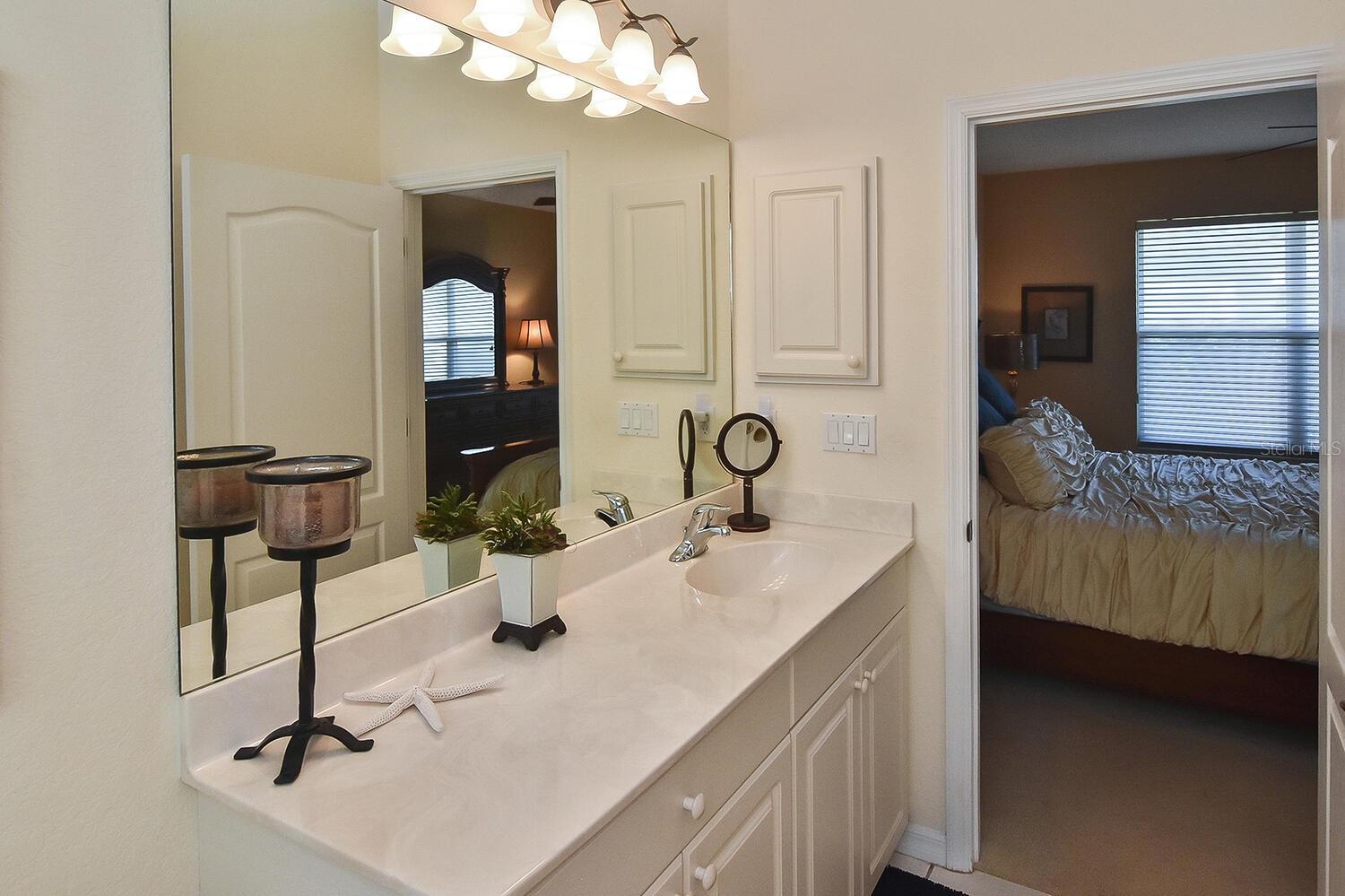 1104 AUBURN COVE CIR, VENICE, FL, 34292