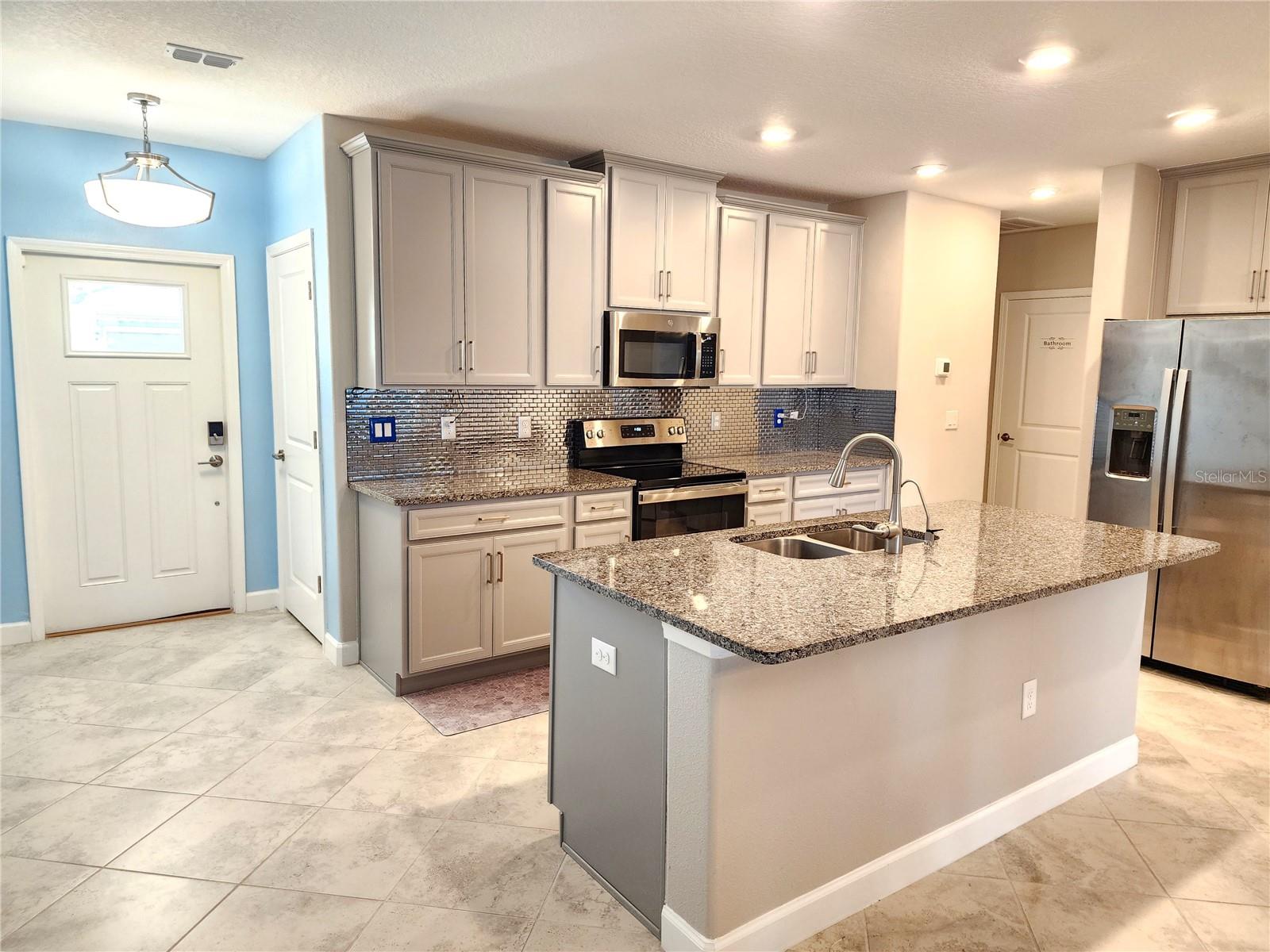17009 CLEAR CORK DR, WIMAUMA, FL, 33598