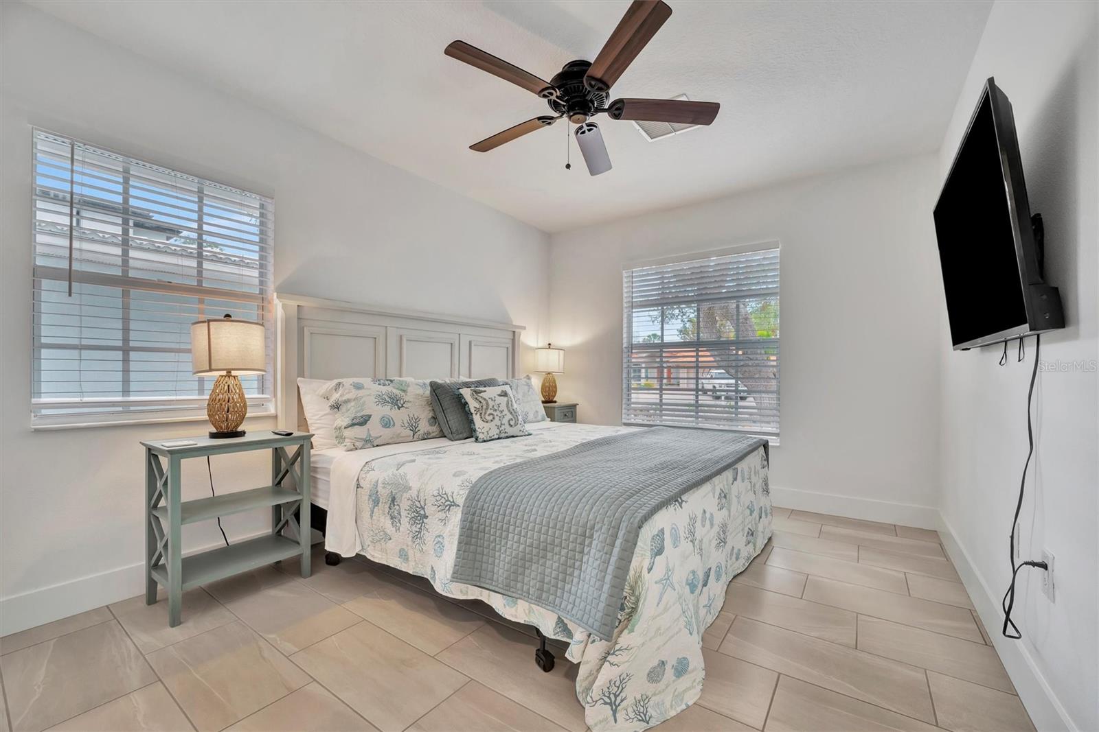 567 VENICE LN, SARASOTA, FL, 34242