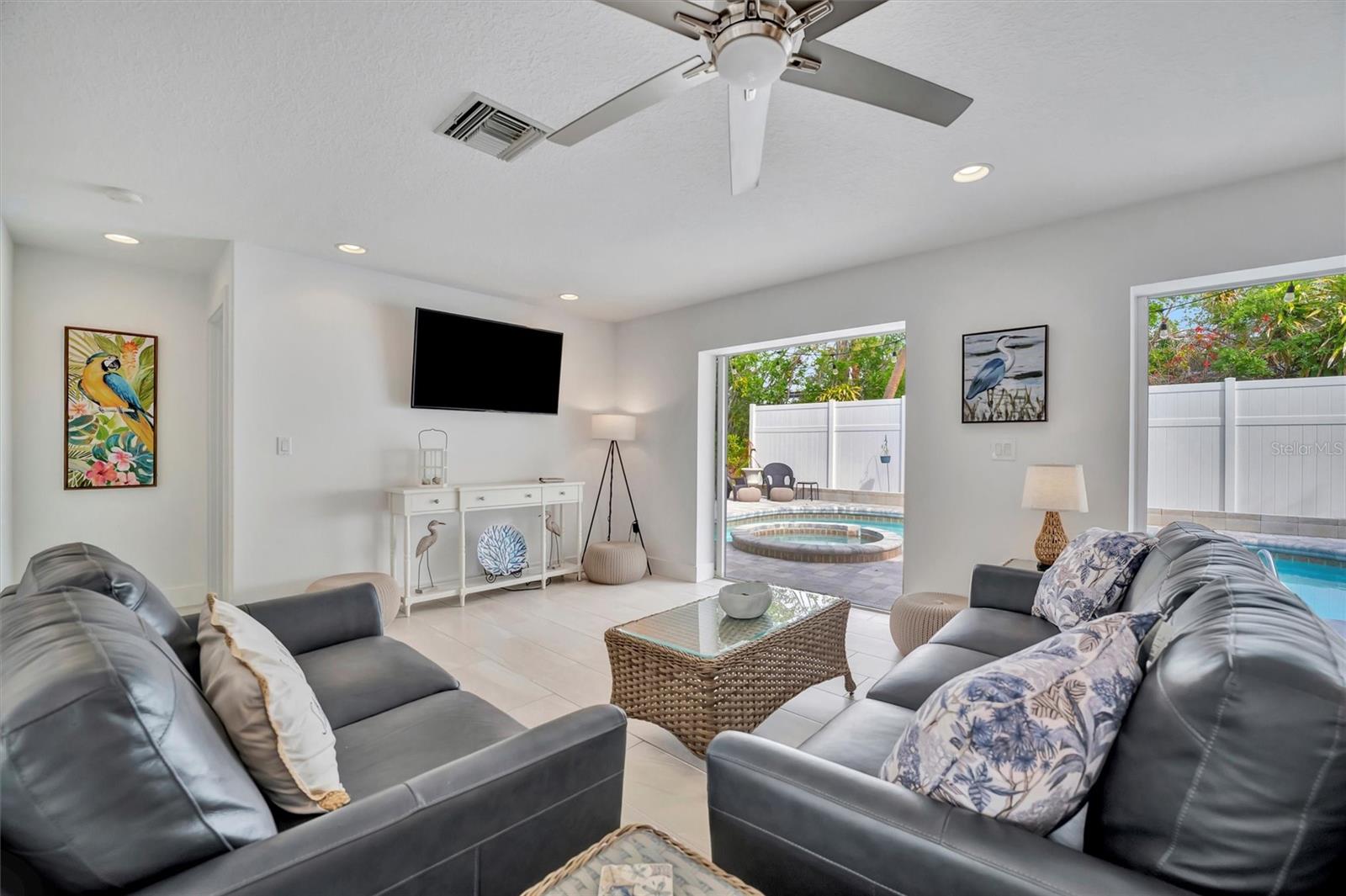 567 VENICE LN, SARASOTA, FL, 34242