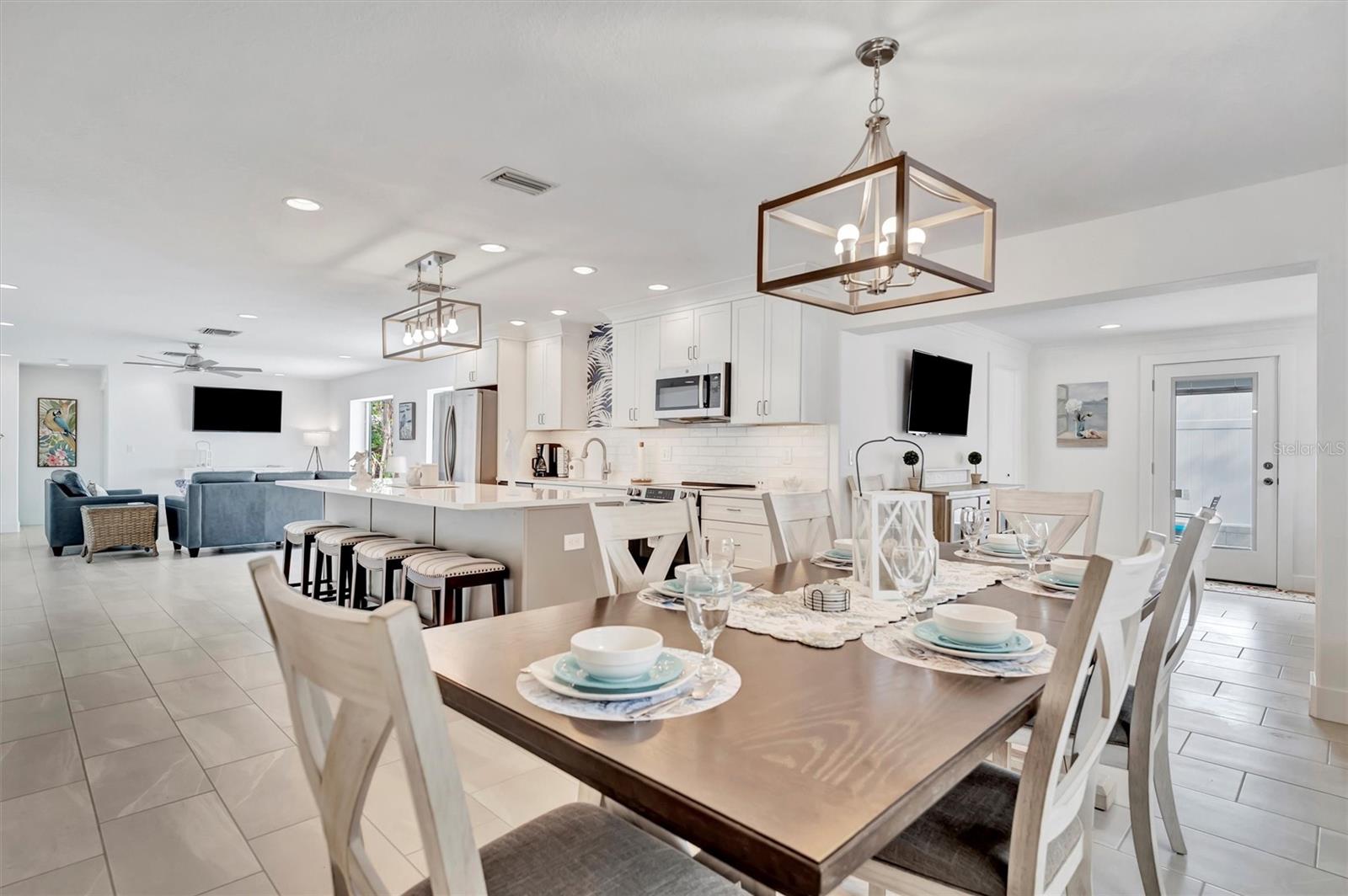 567 VENICE LN, SARASOTA, FL, 34242