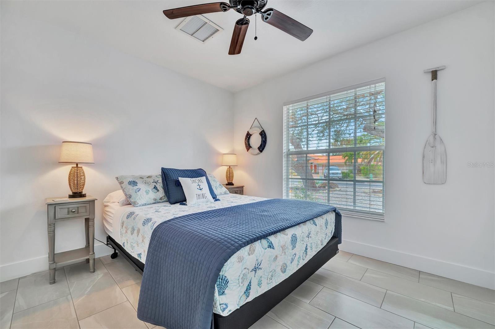 567 VENICE LN, SARASOTA, FL, 34242